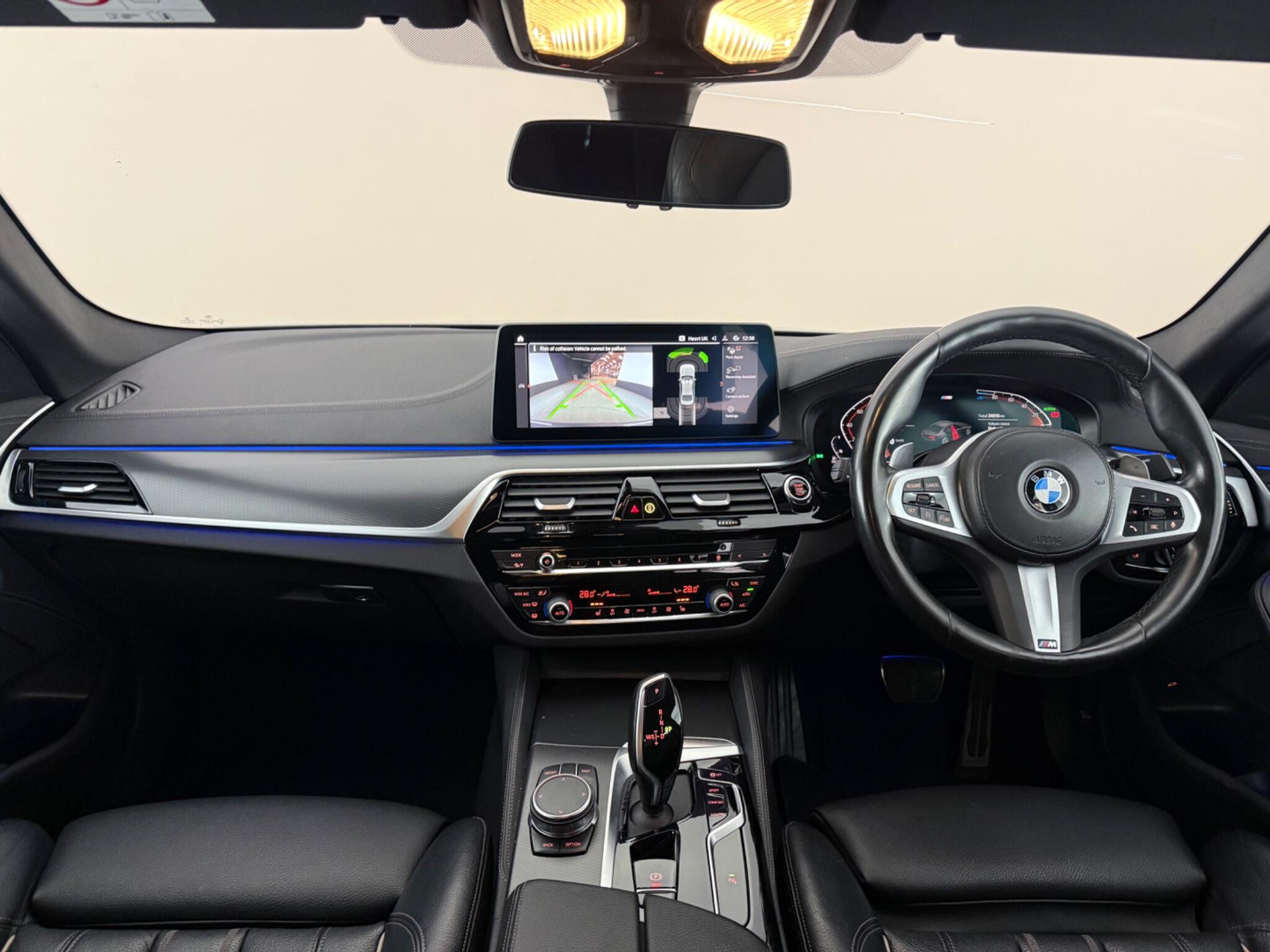 BMW 5 Series view 14