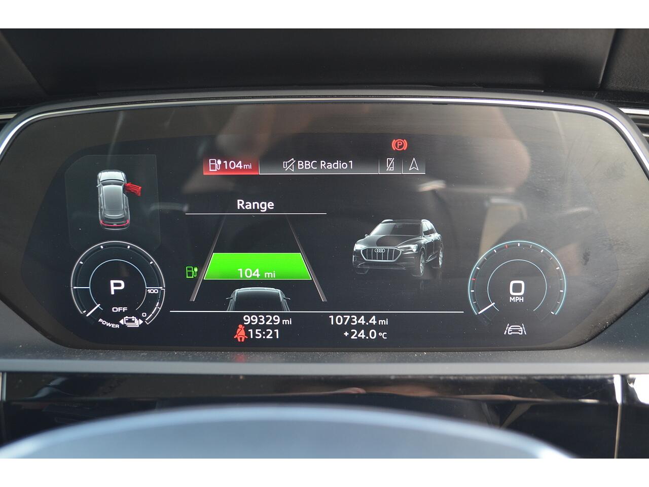 Audi E-Tron view 25