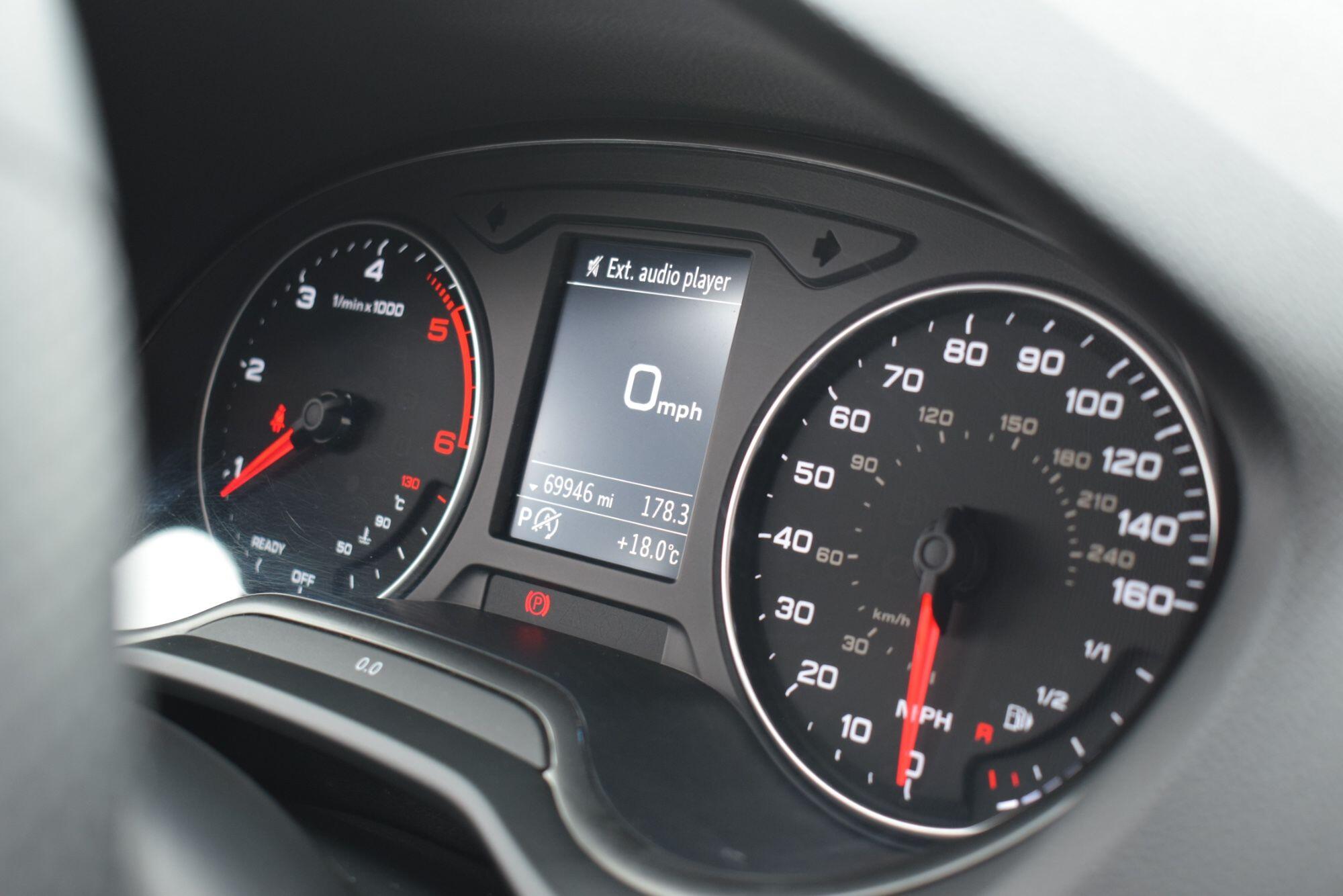 Audi Q2 view 12