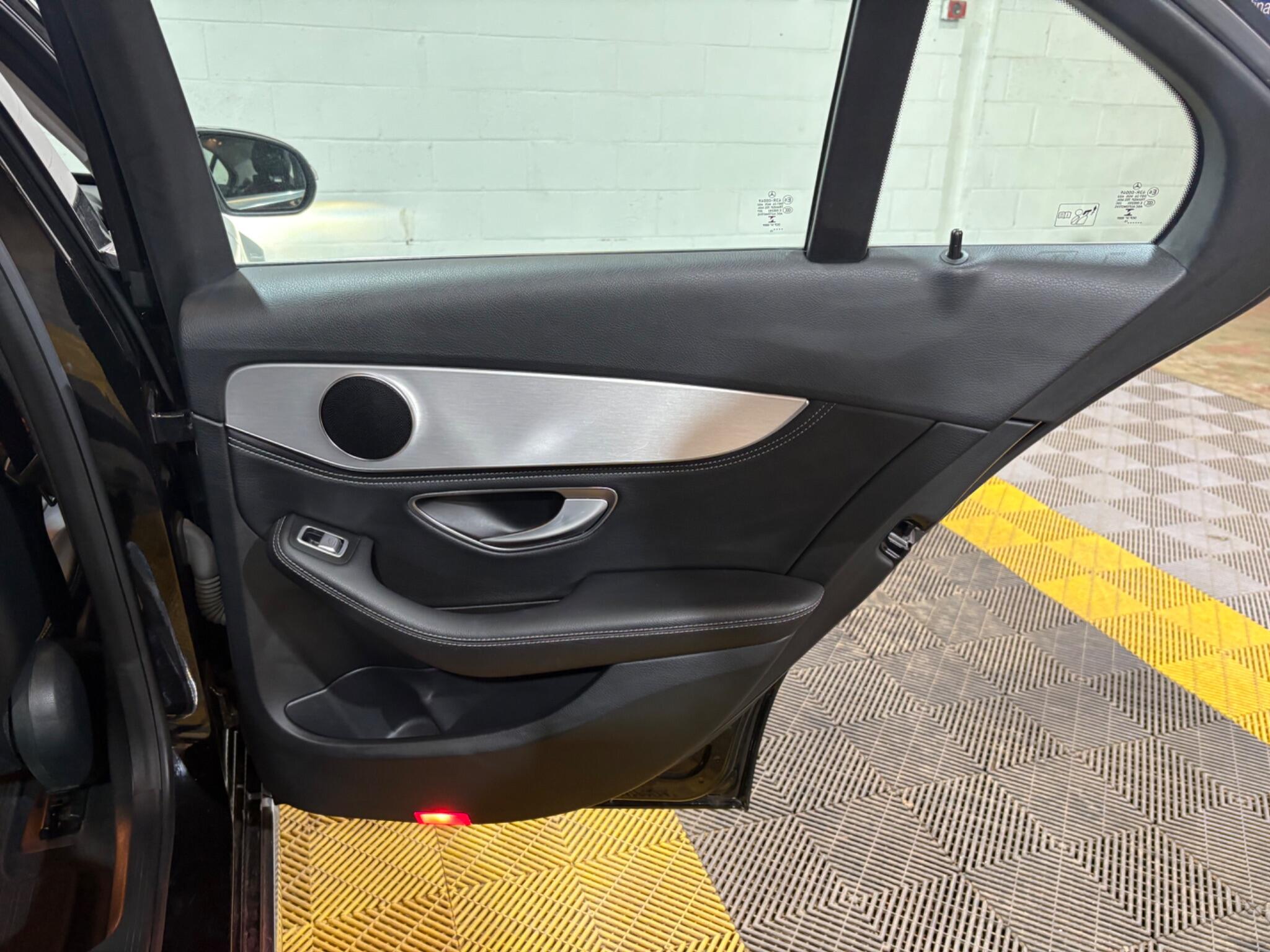 Mercedes-Benz C Class view 41