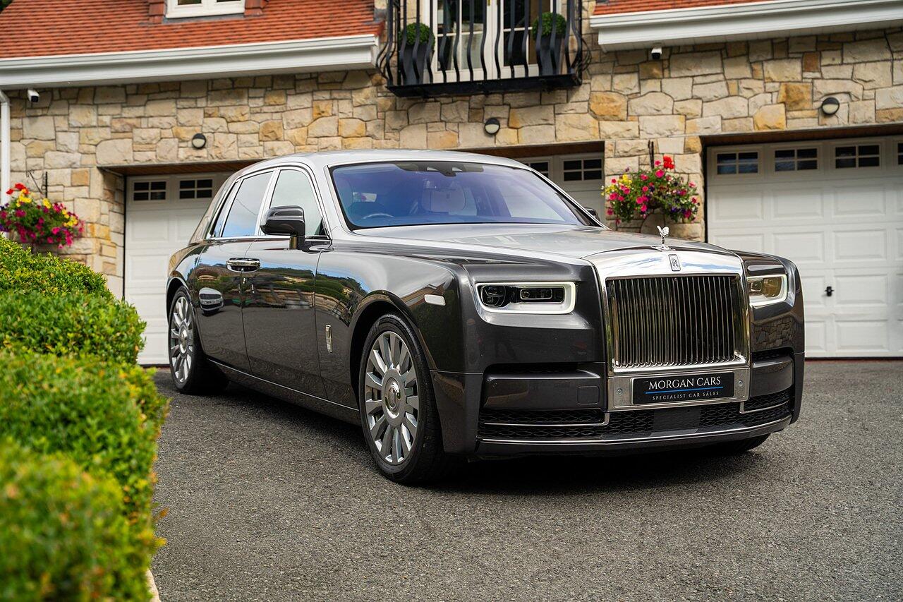 Rolls-Royce Phantom view 106