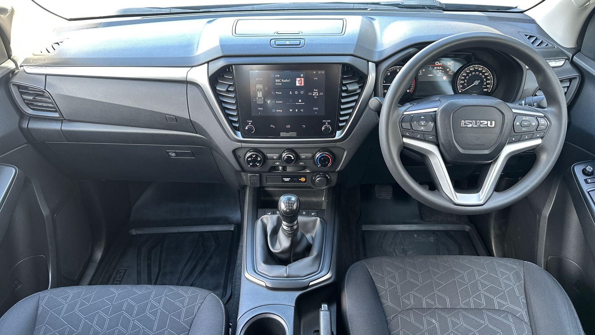 Isuzu D-Max view 9