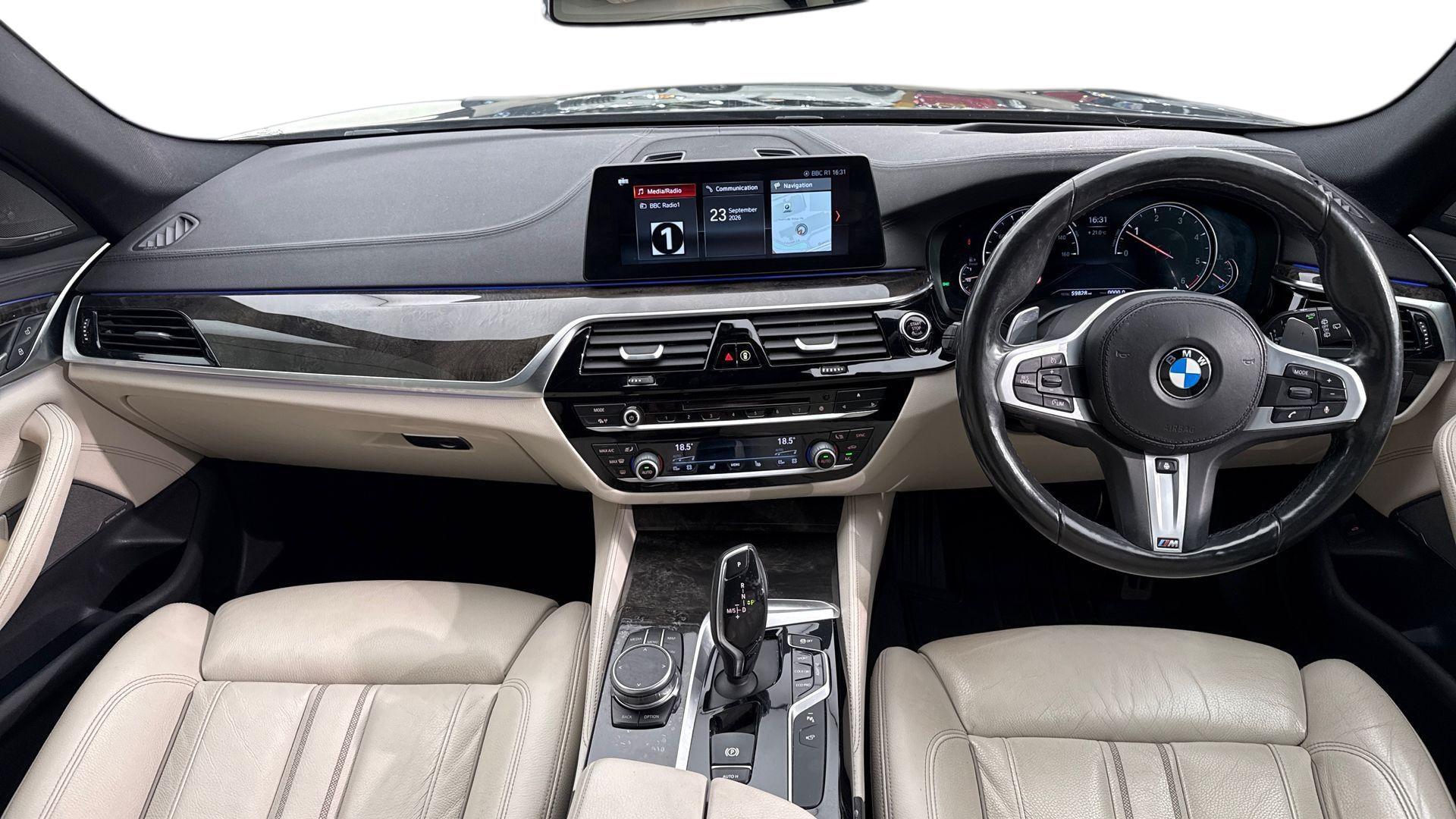 BMW 5 Series view 4