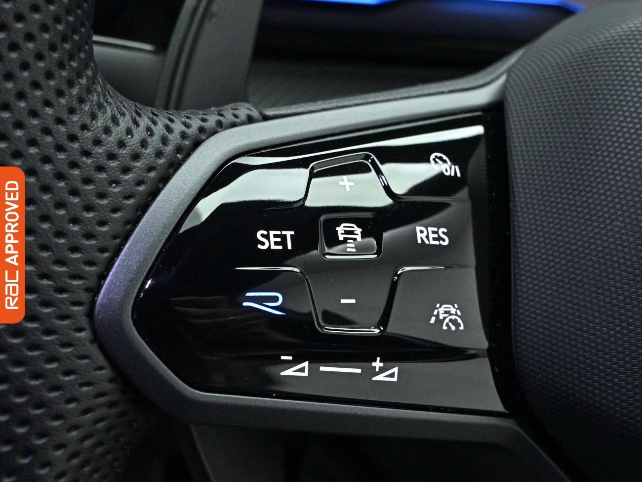 Volkswagen Golf view 22