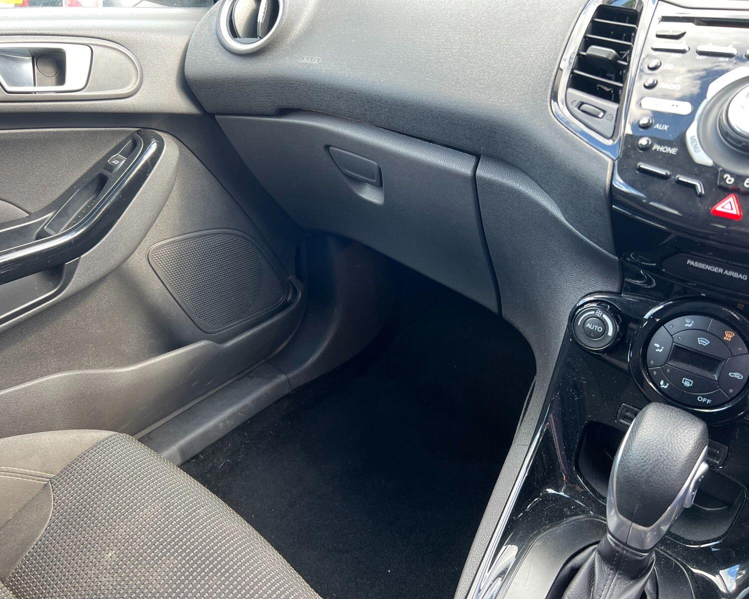 Ford Fiesta view 13