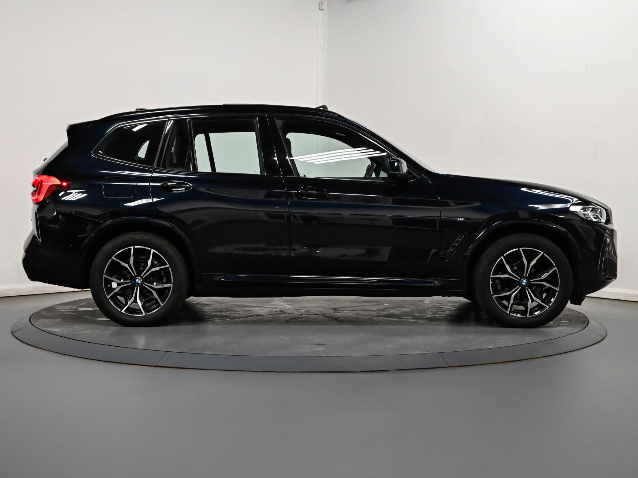 BMW X3 view 24