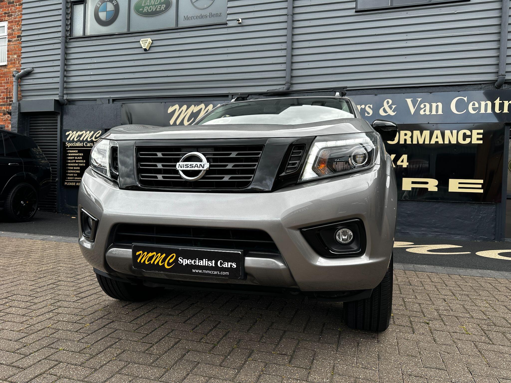 Nissan Navara view 34