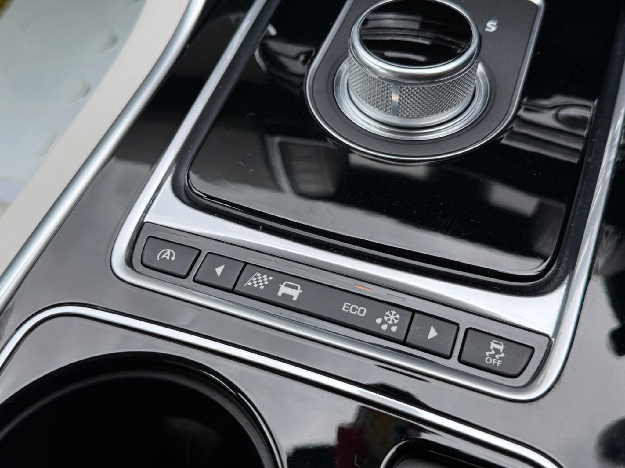Jaguar Xe view 22