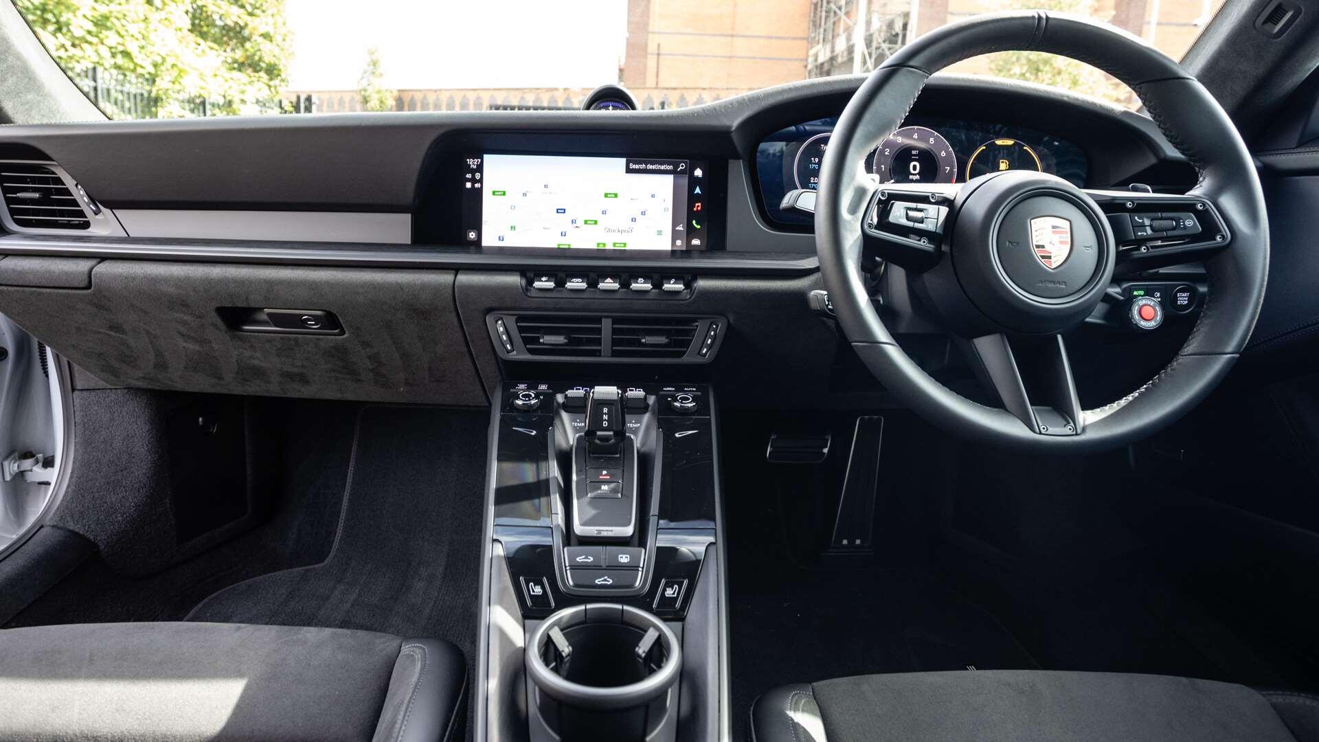 Porsche 911 view 11