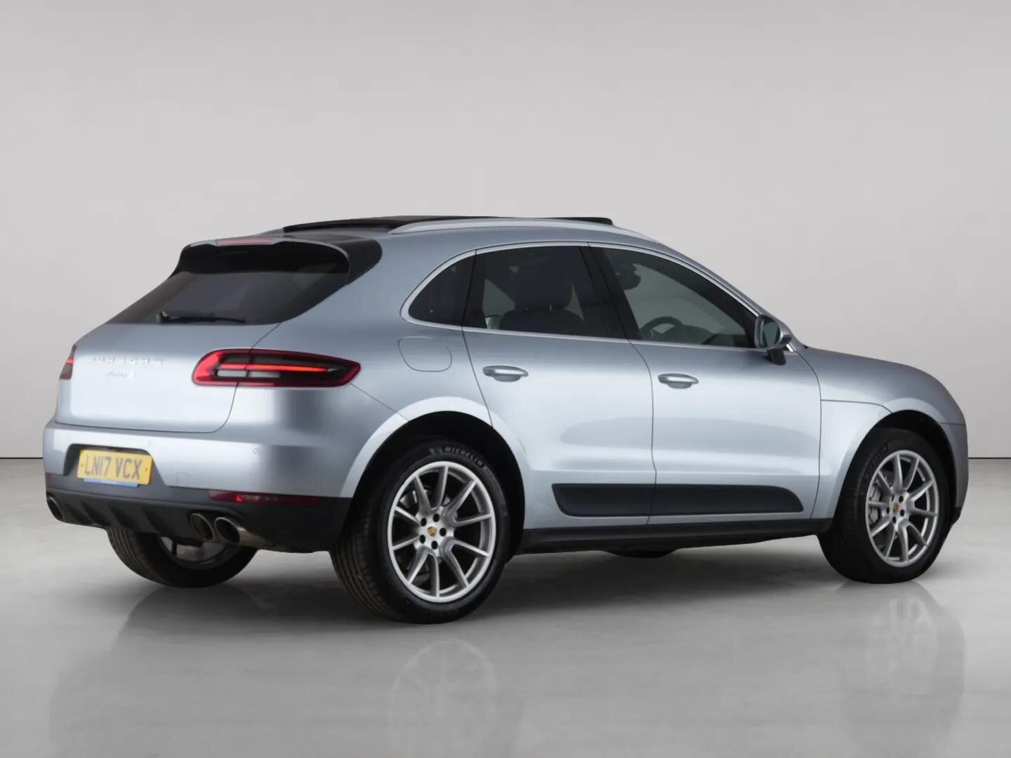 Porsche Macan view 8