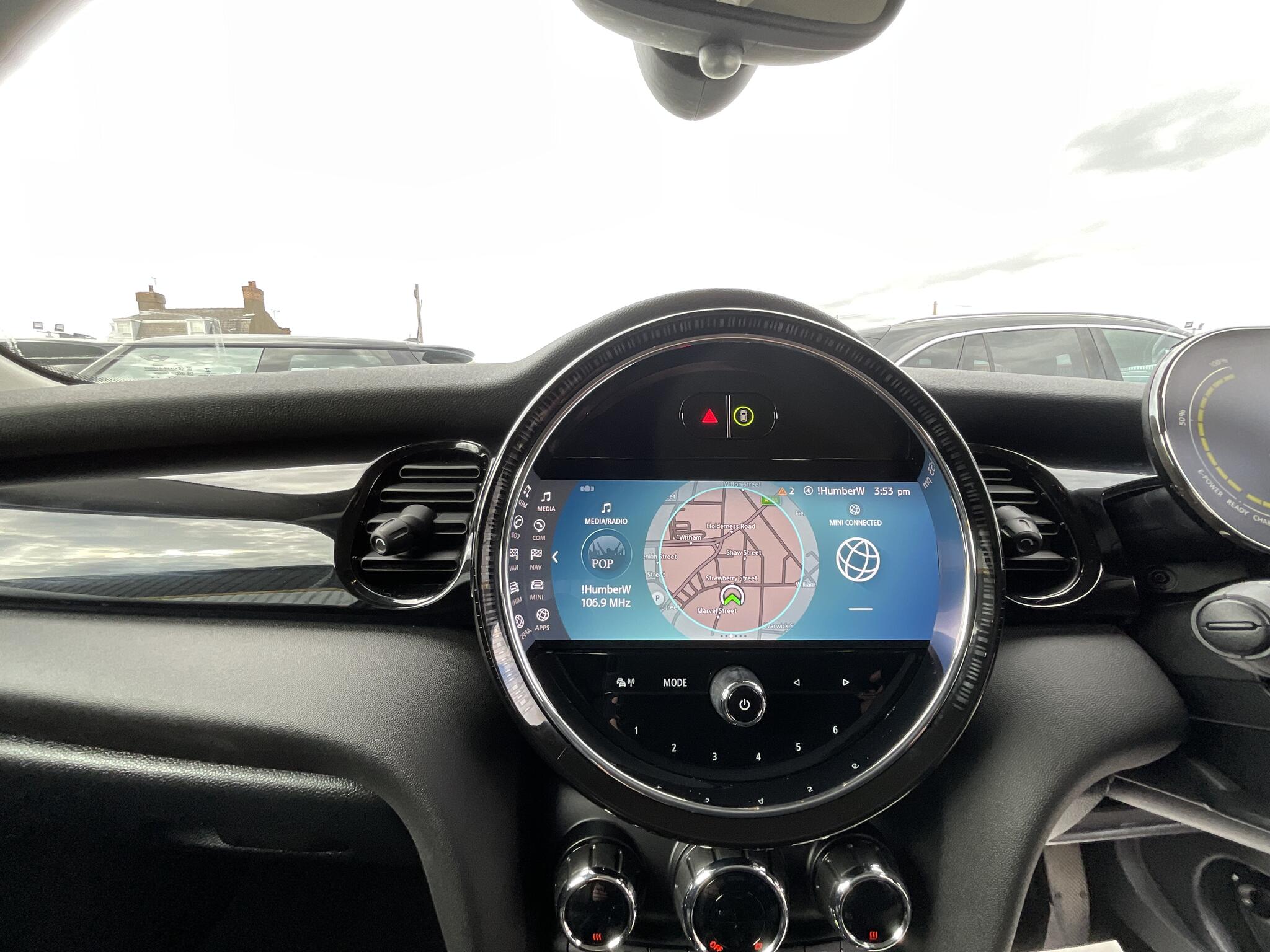 Mini Hatch view 25