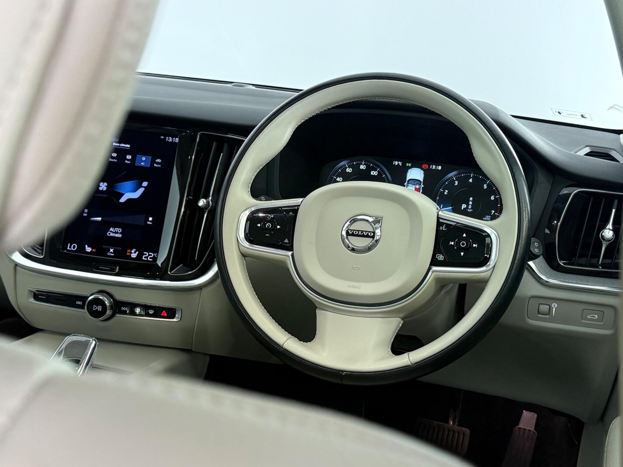 Volvo V60 view 14