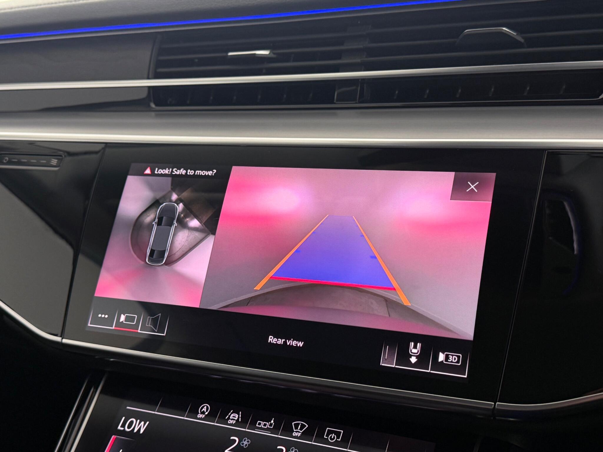 Audi A8 view 28