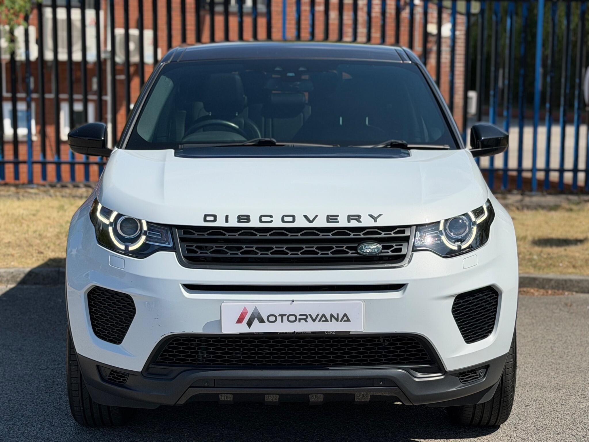 Land Rover Discovery Sport view 2