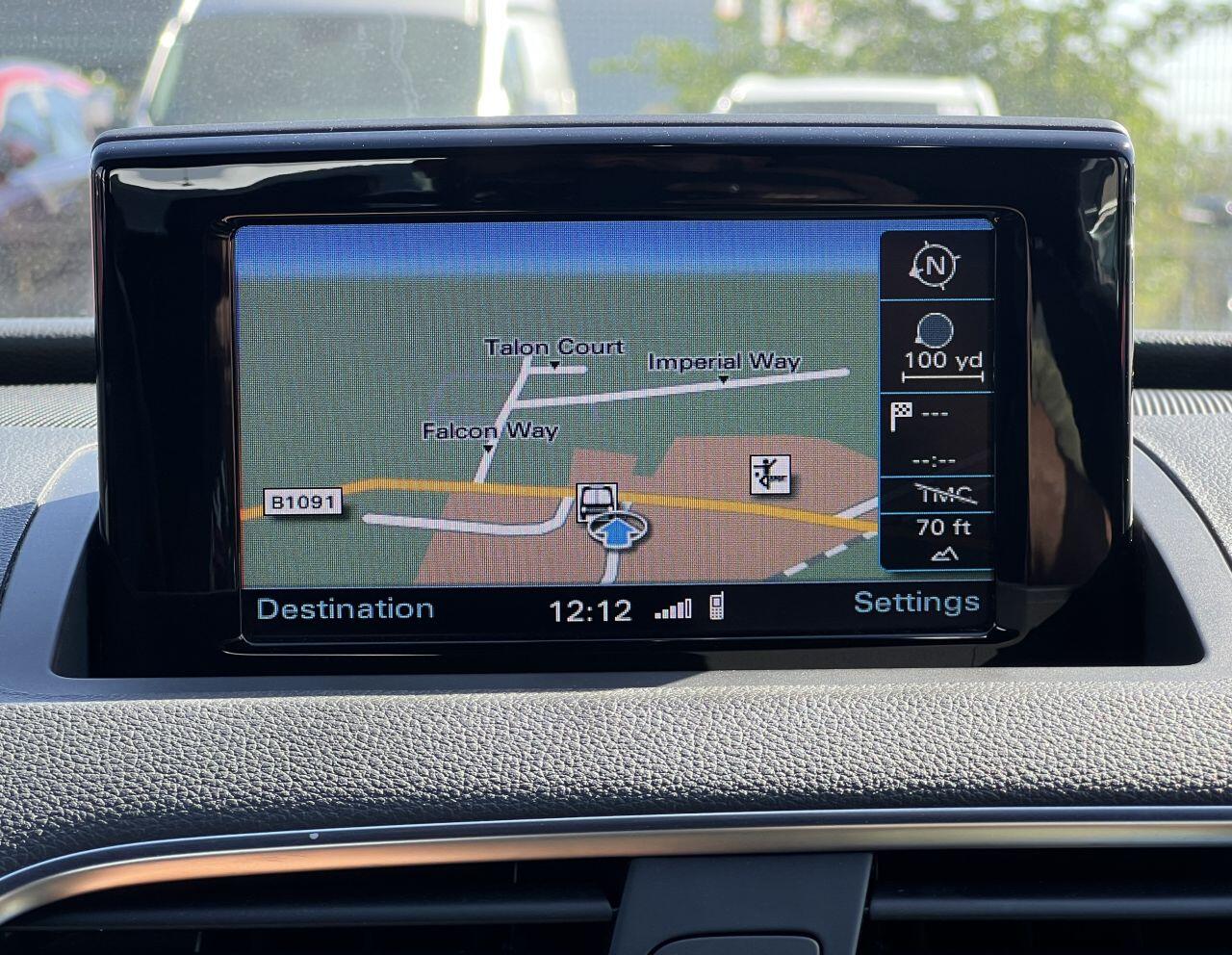 Audi Q3 view 41