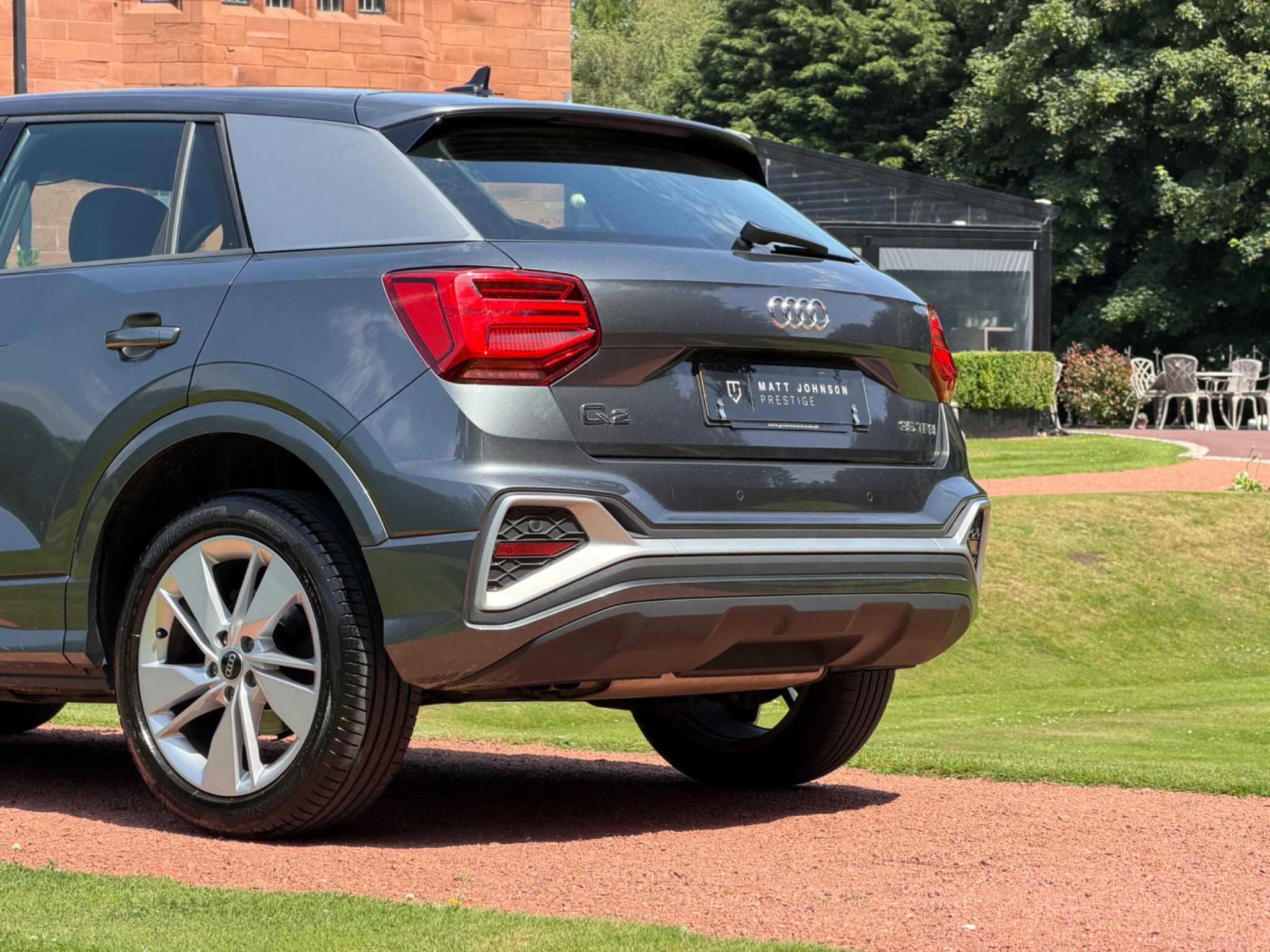 Audi Q2 view 18
