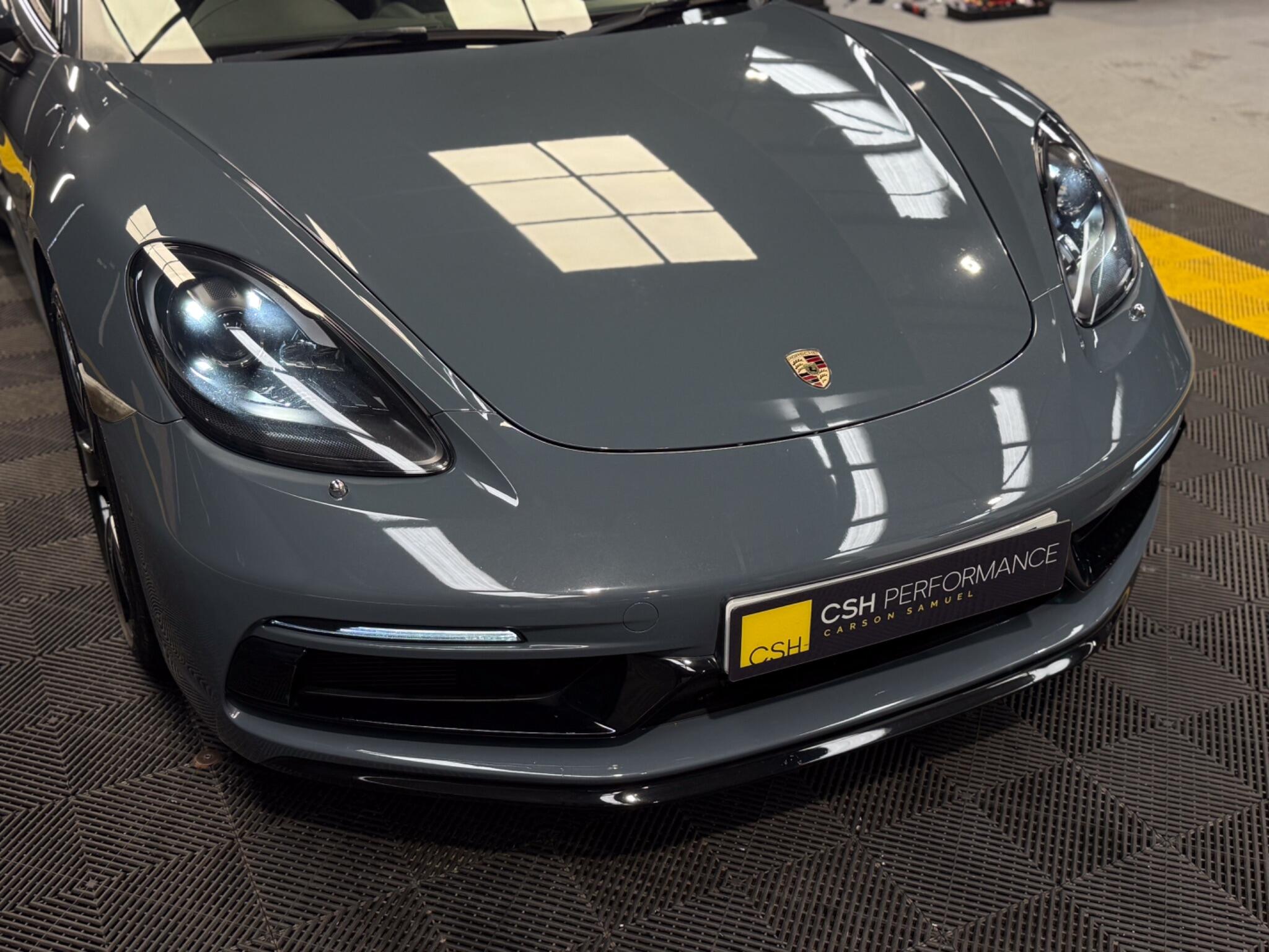 Porsche Cayman view 13
