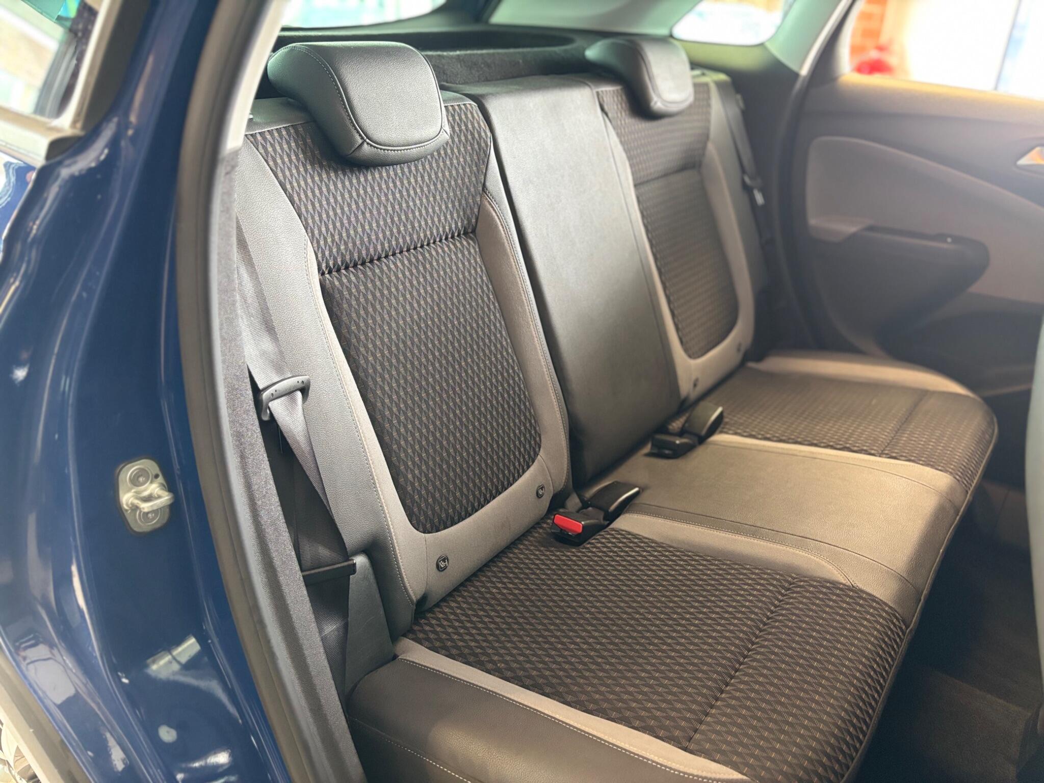 Vauxhall Crossland X view 11