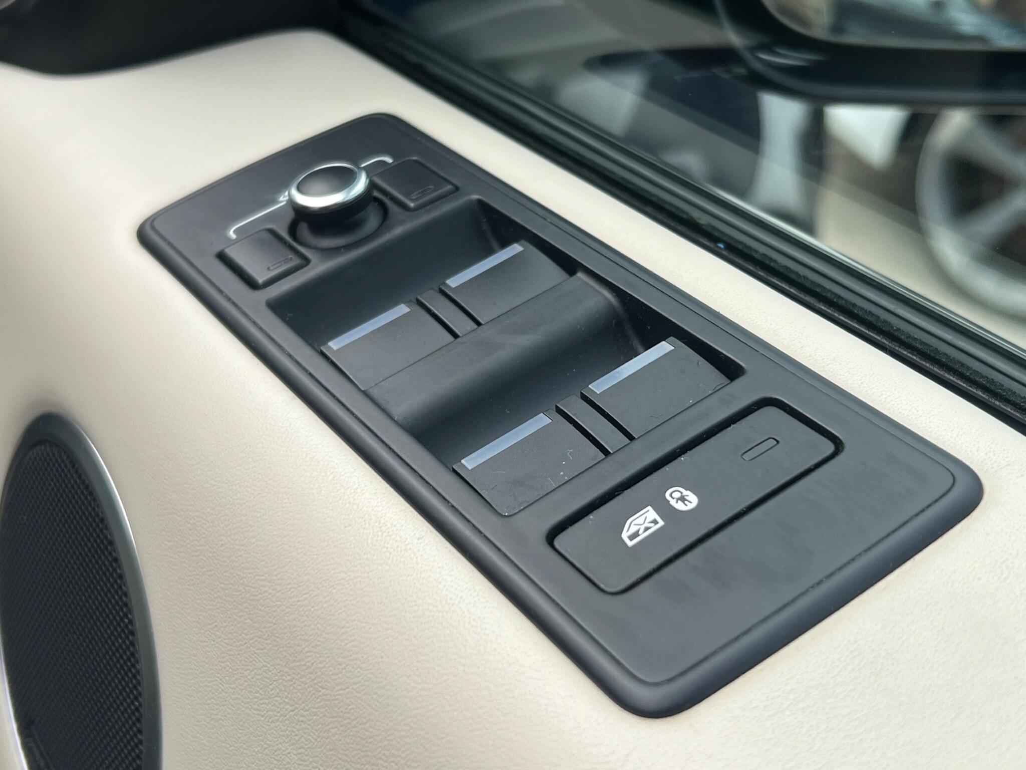 Land Rover Range Rover Sport view 60
