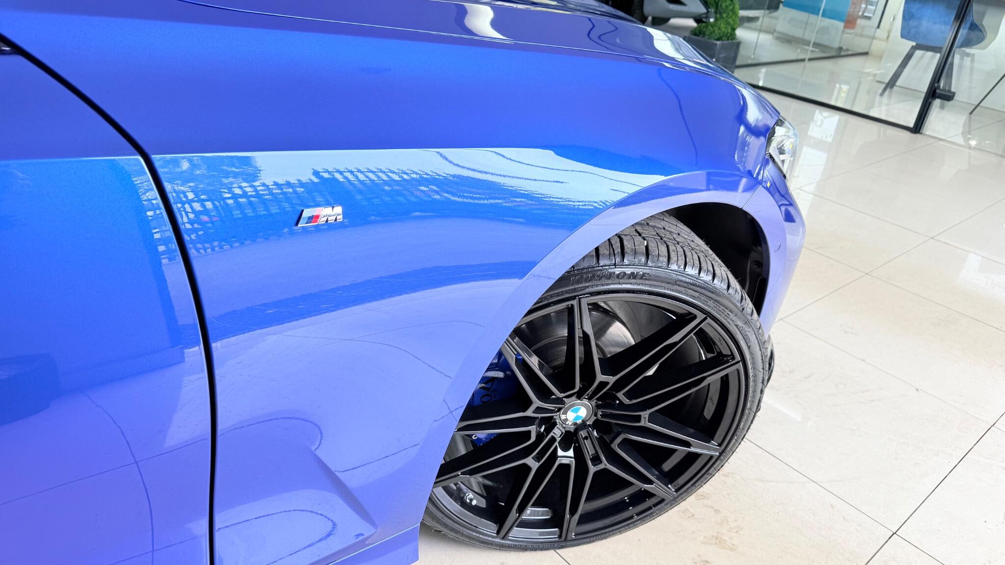 BMW 3 Series view 35