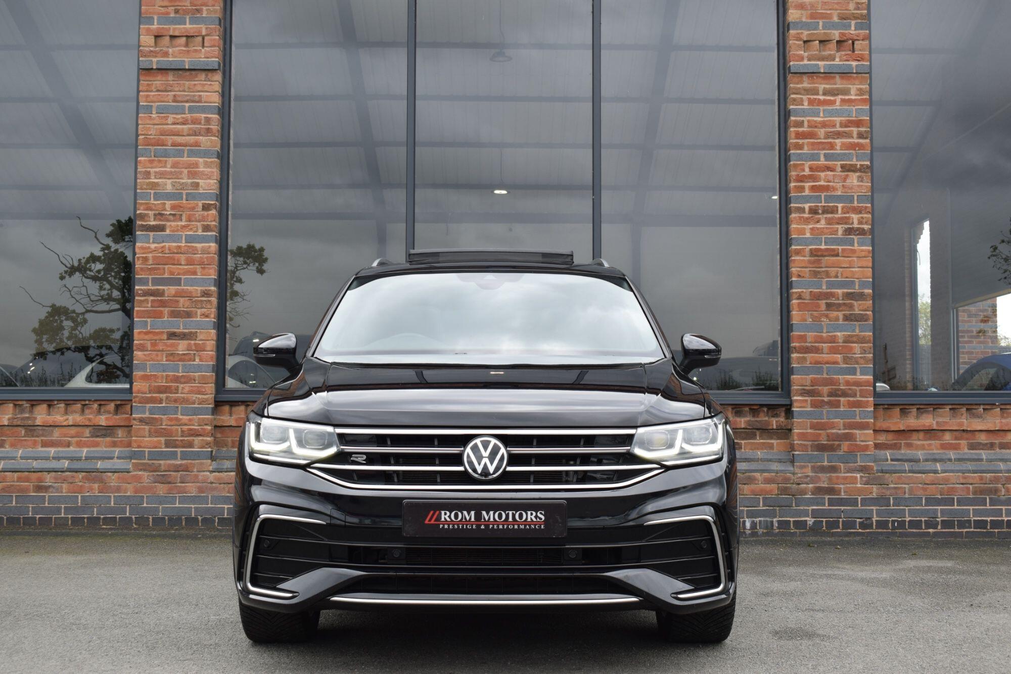 Volkswagen Tiguan Allspace view 4