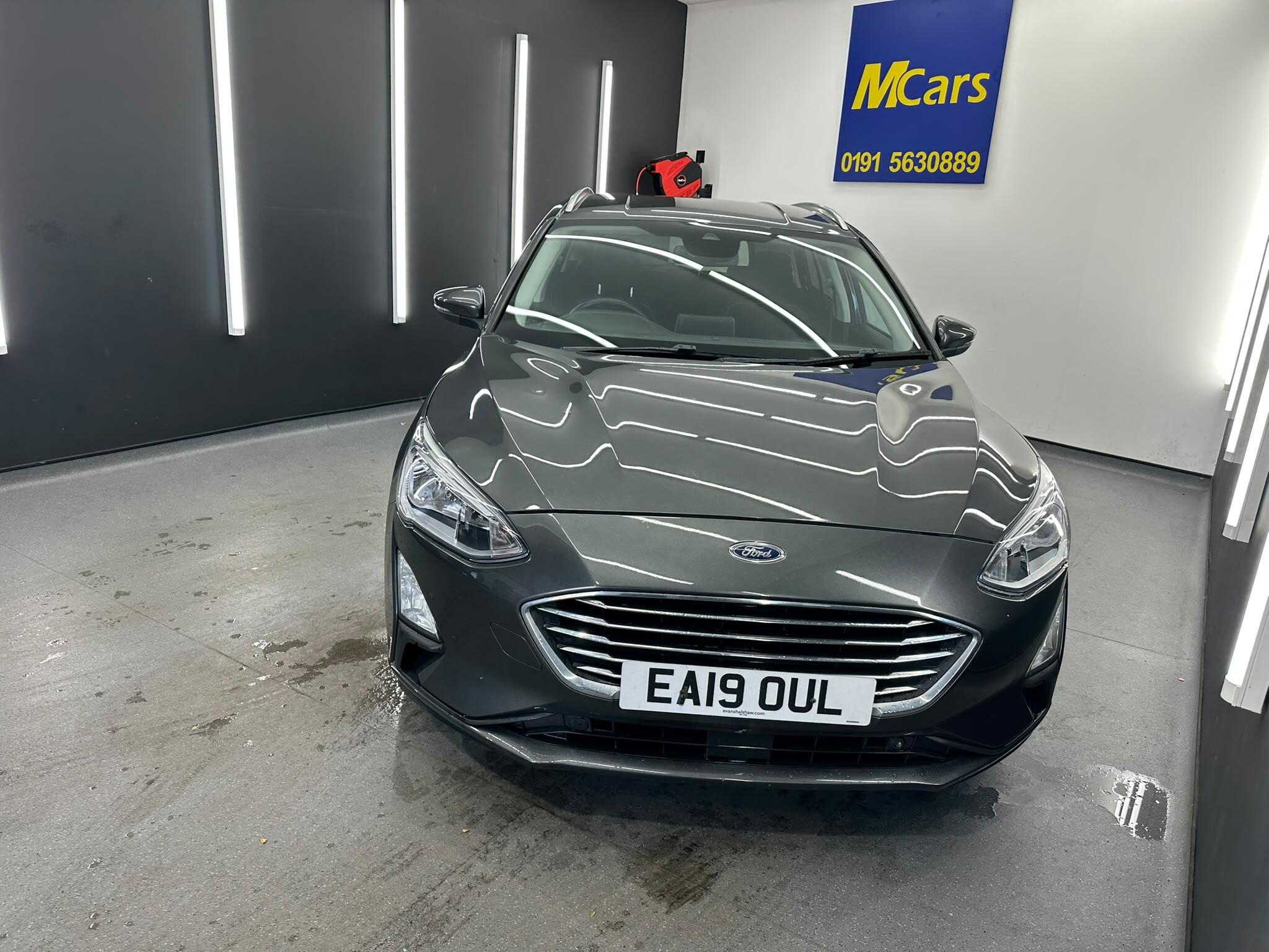 Ford Focus view 8