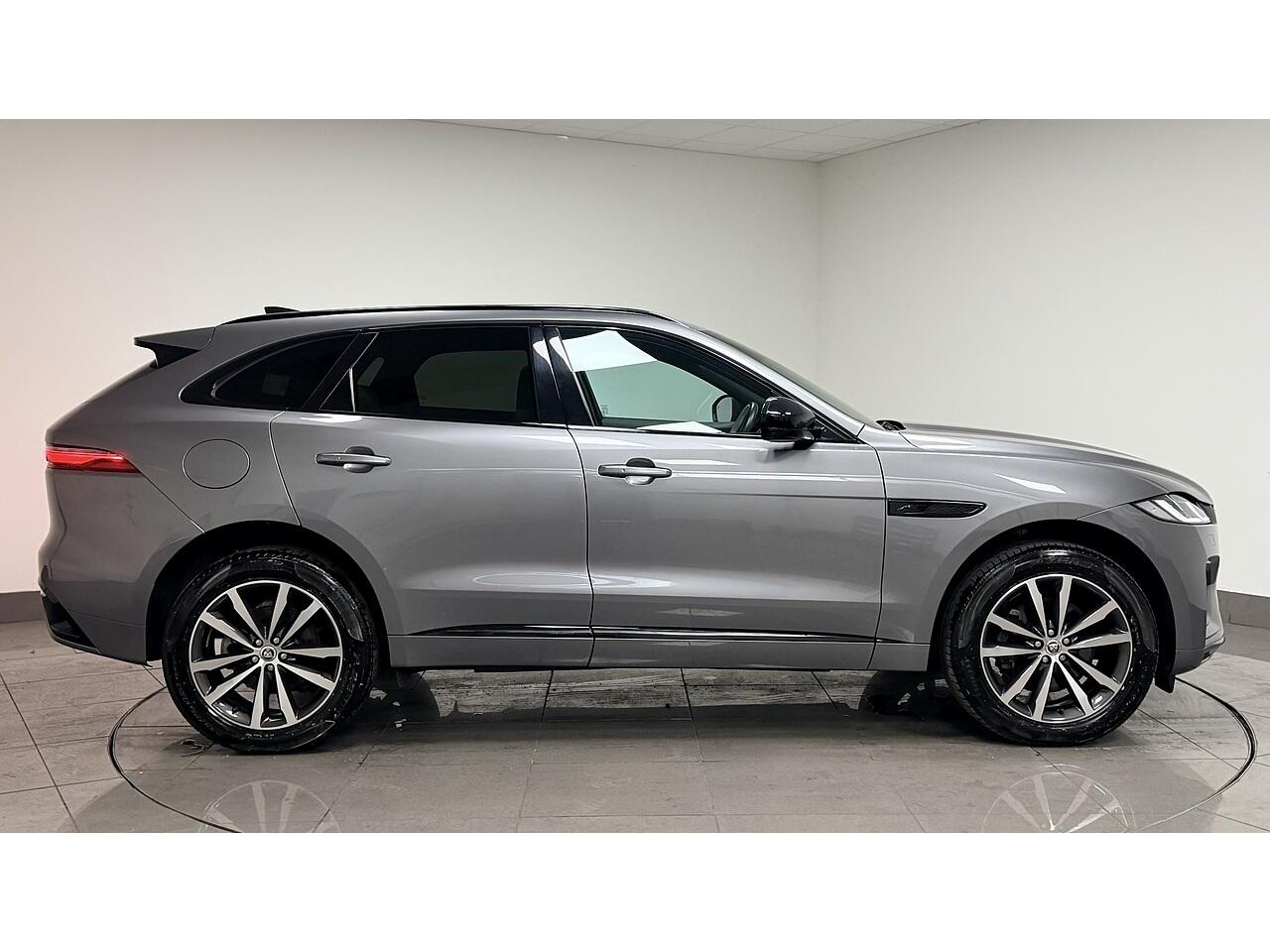 Jaguar F-Pace view 9