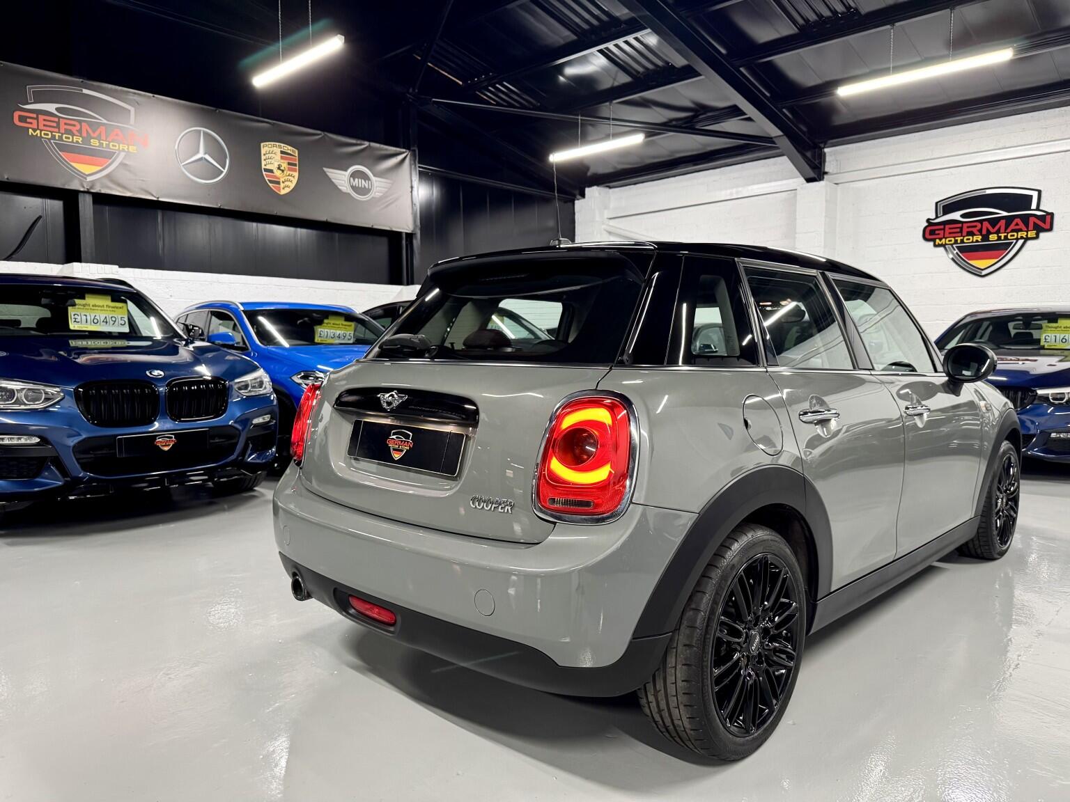 Mini Cooper view 12