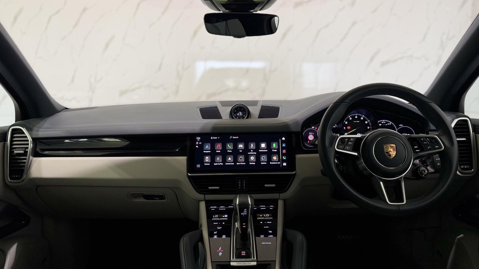 Porsche Cayenne view 18