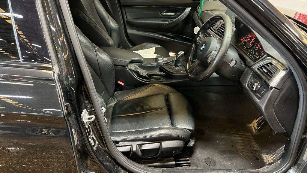 BMW 3 Series view 11