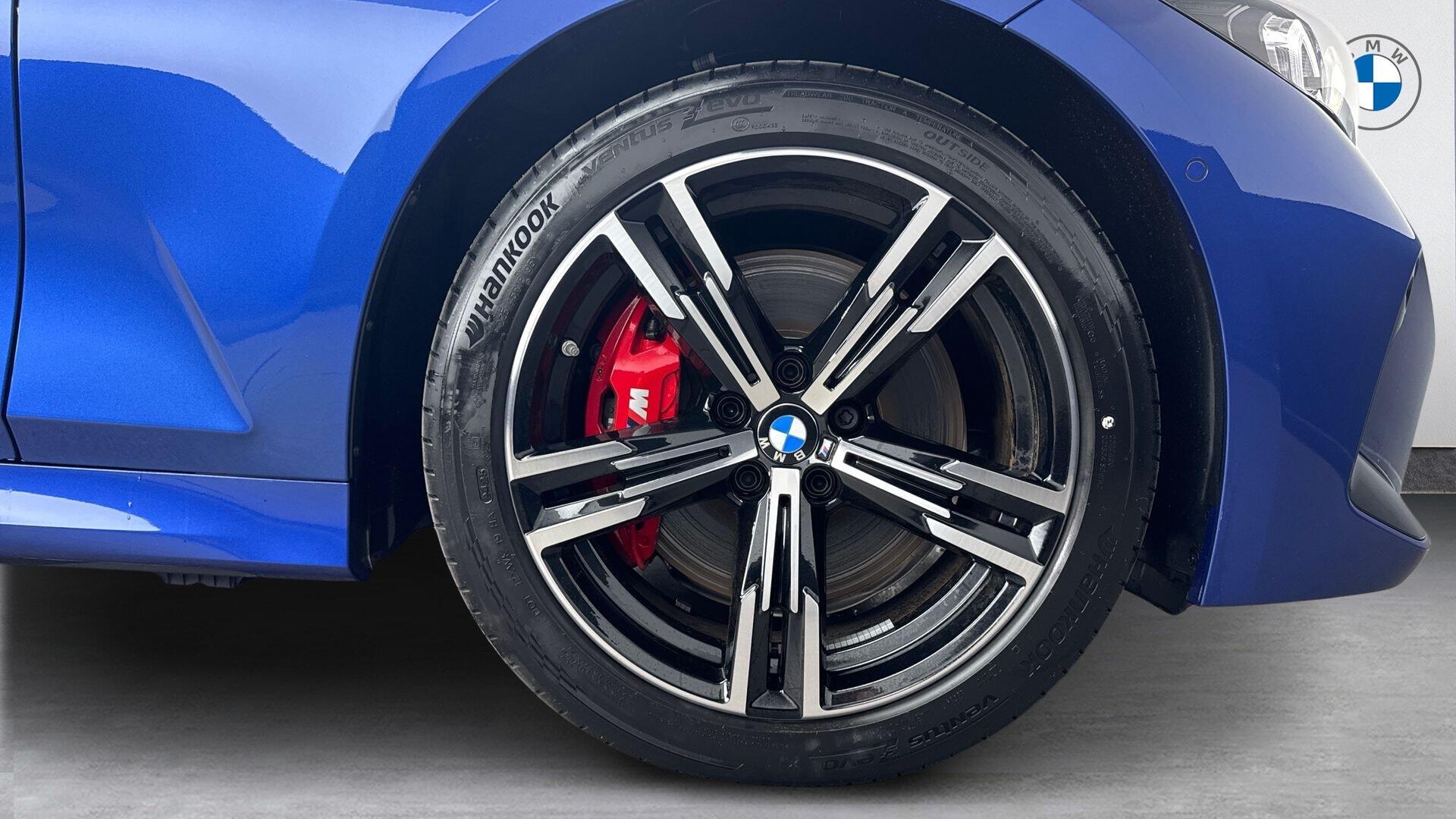 BMW 3 Series view 14
