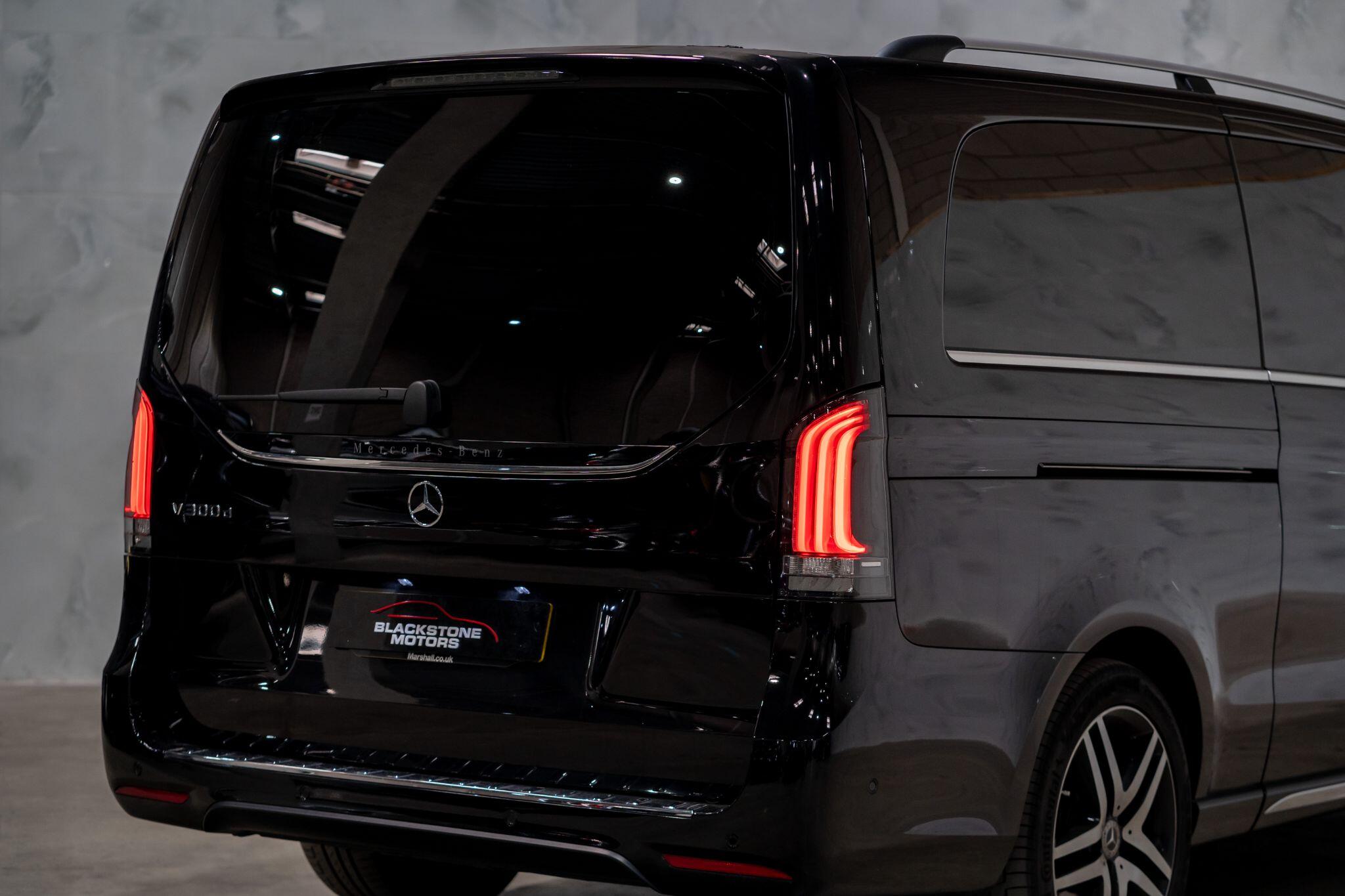 Mercedes-Benz V-Class view 42