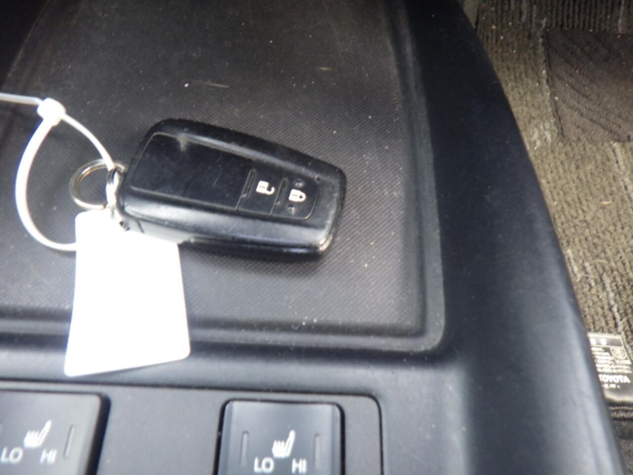Toyota Prius view 15
