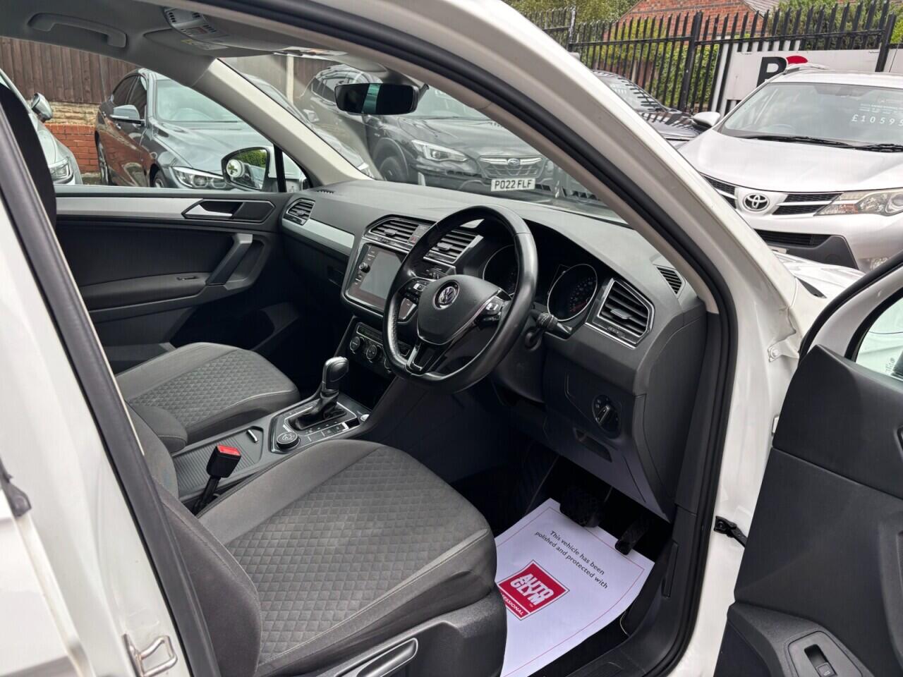 Volkswagen Tiguan view 10