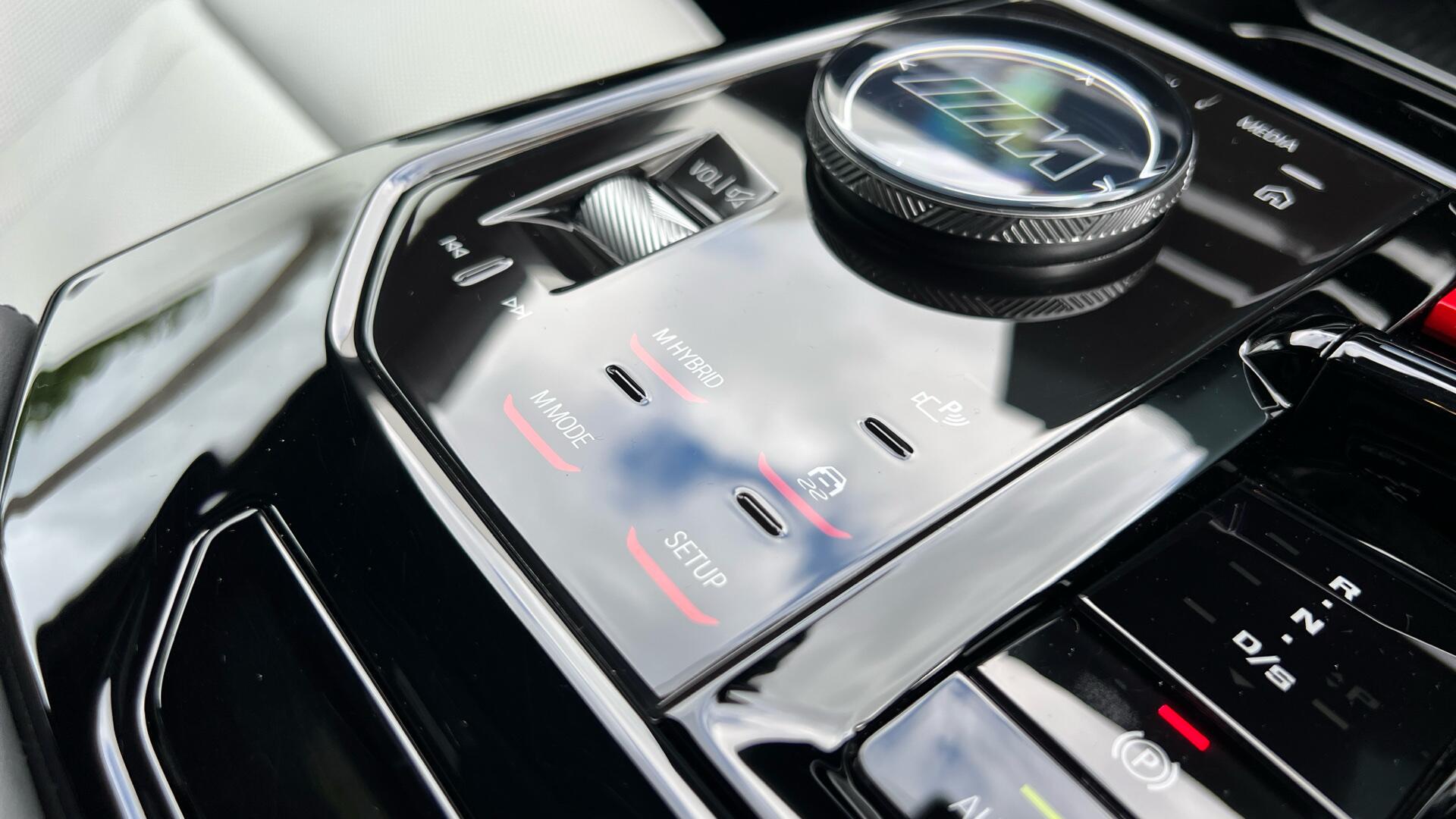 BMW M5 view 19