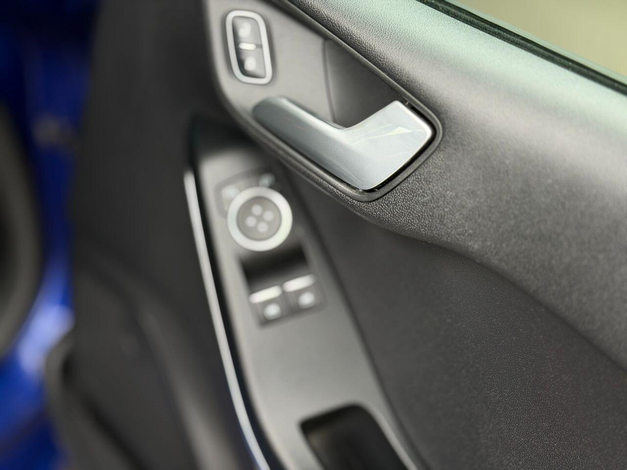 Ford Fiesta view 104