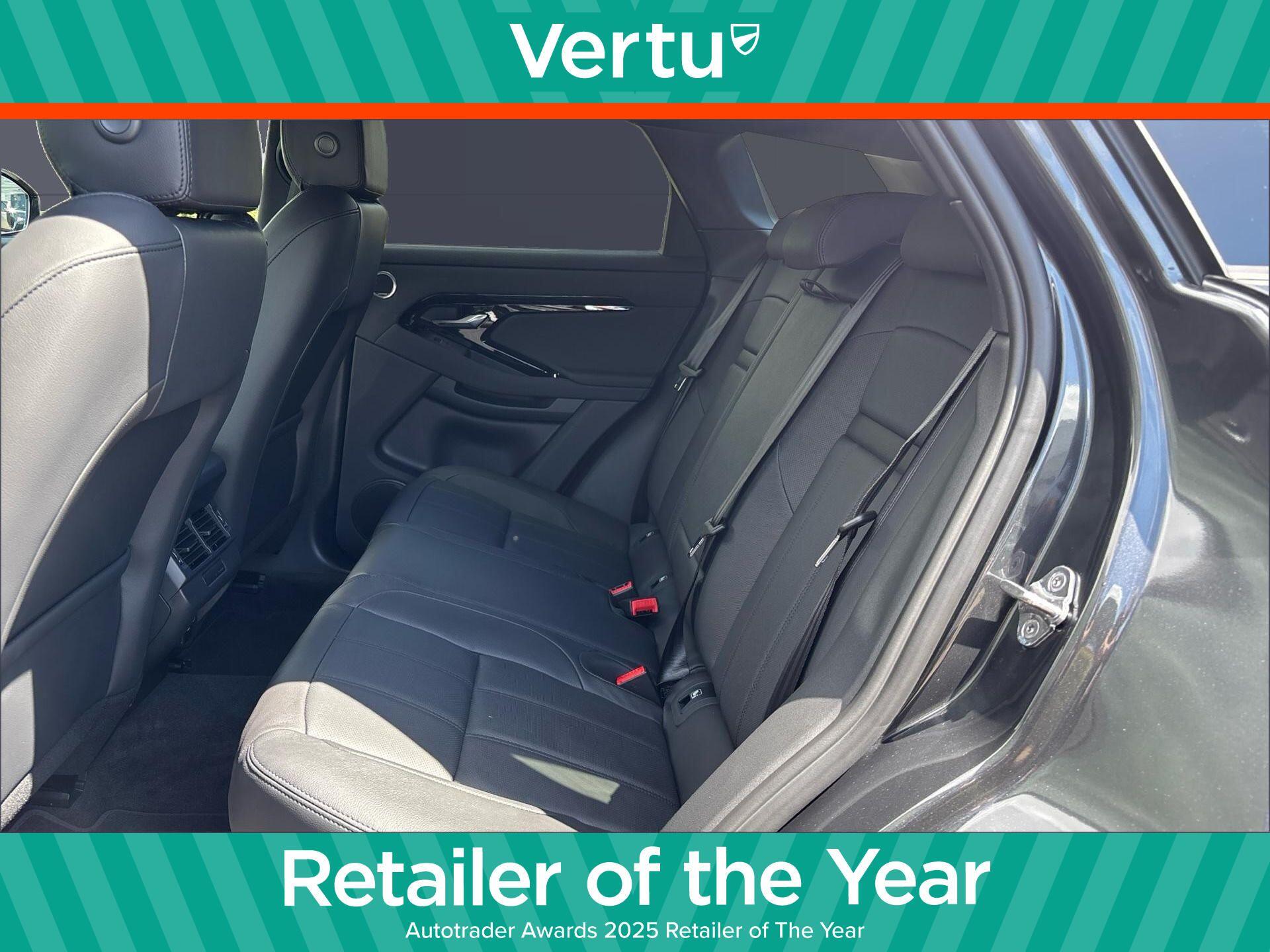 Land Rover Discovery Sport view 4