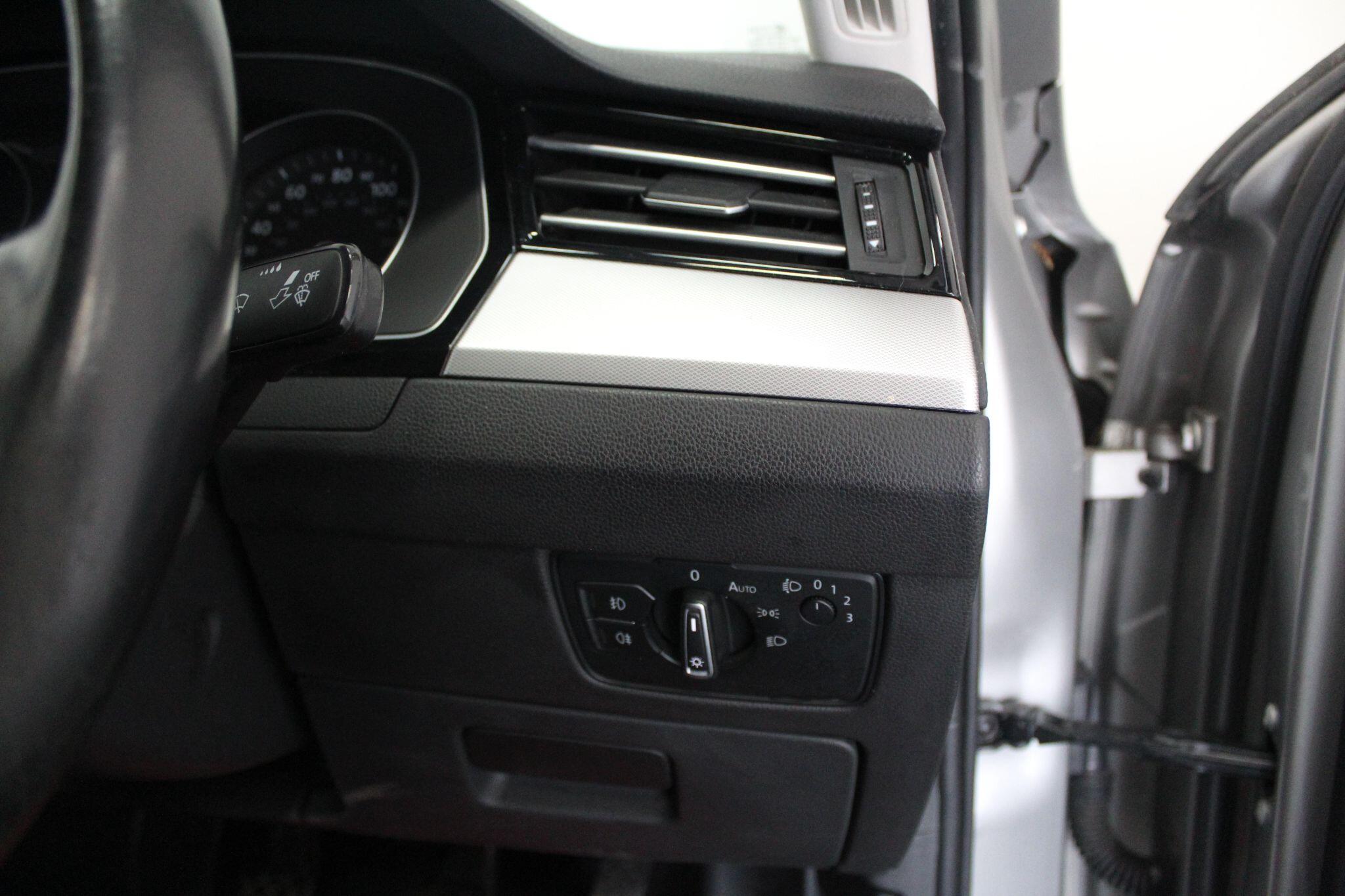 Volkswagen Passat view 45