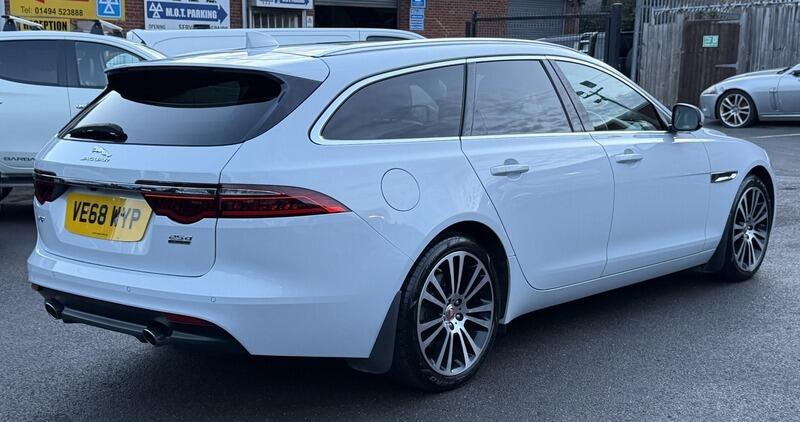 Jaguar XF view 7