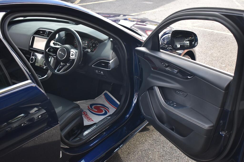 Jaguar Xe view 28