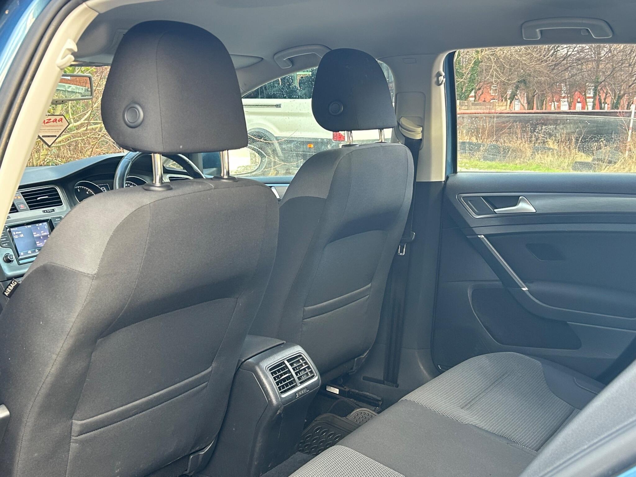 Volkswagen Golf view 21