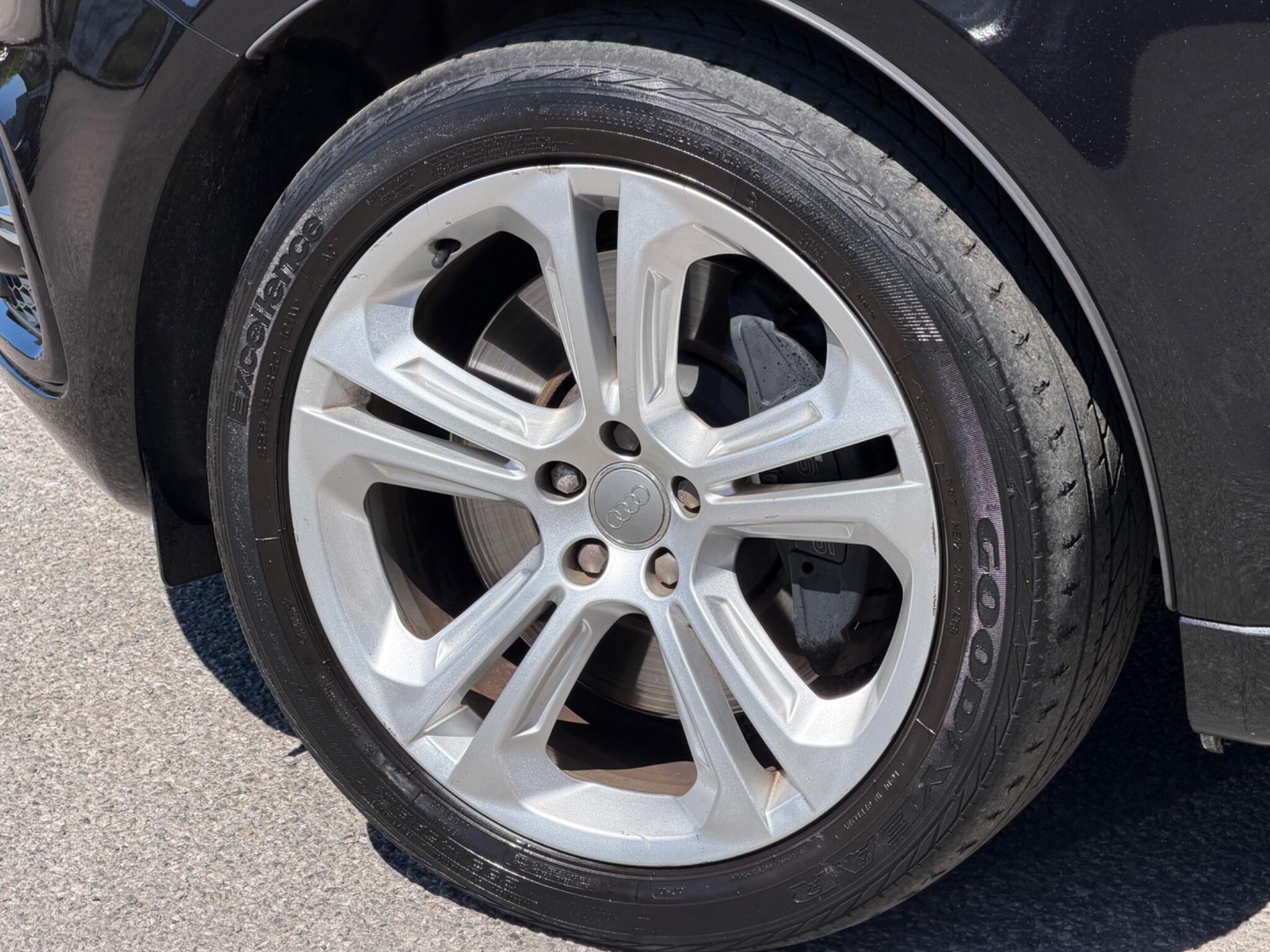 Audi SQ5 view 60
