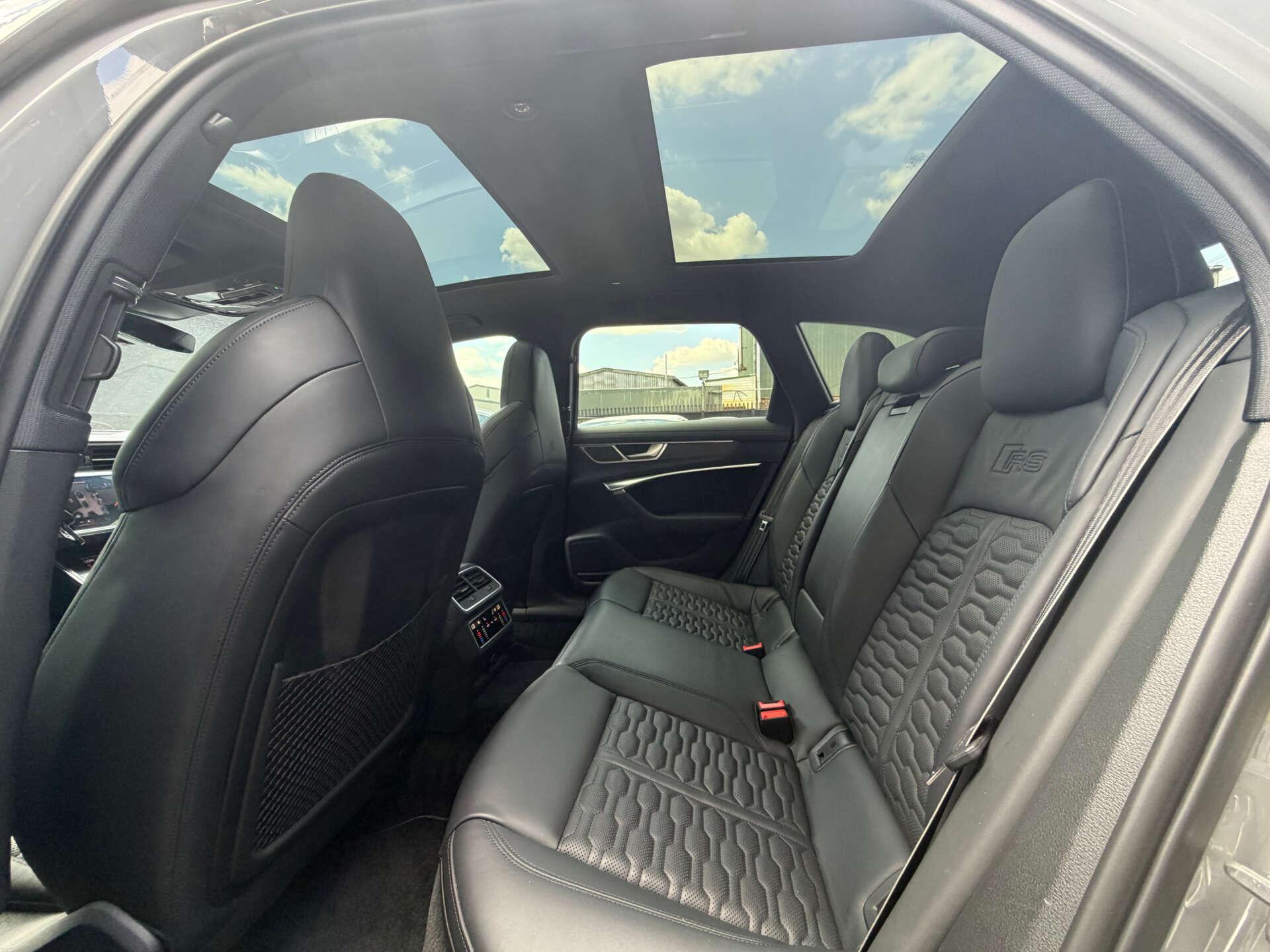 Audi RS6 Avant view 31