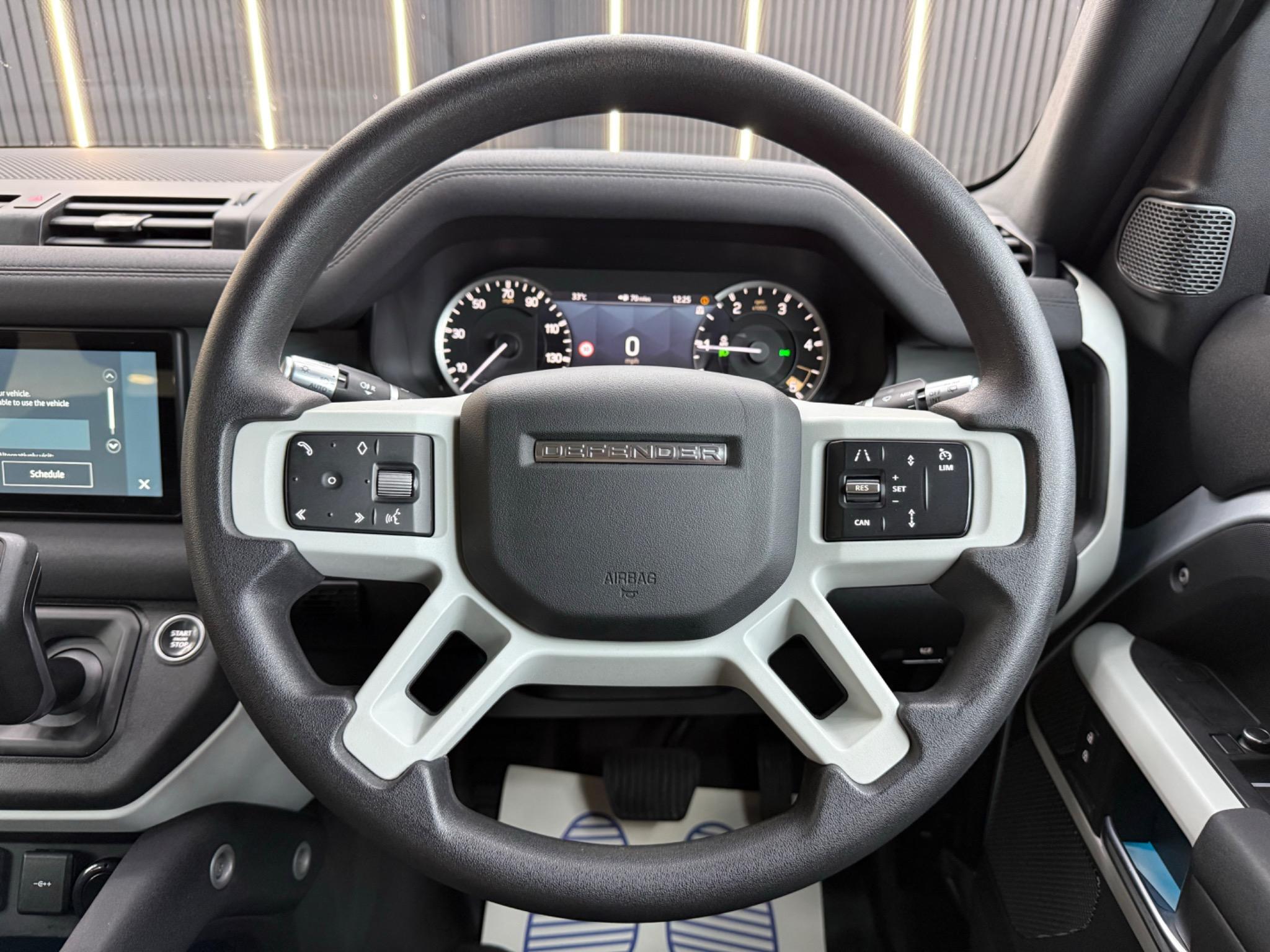 Land Rover Defender 110 view 16