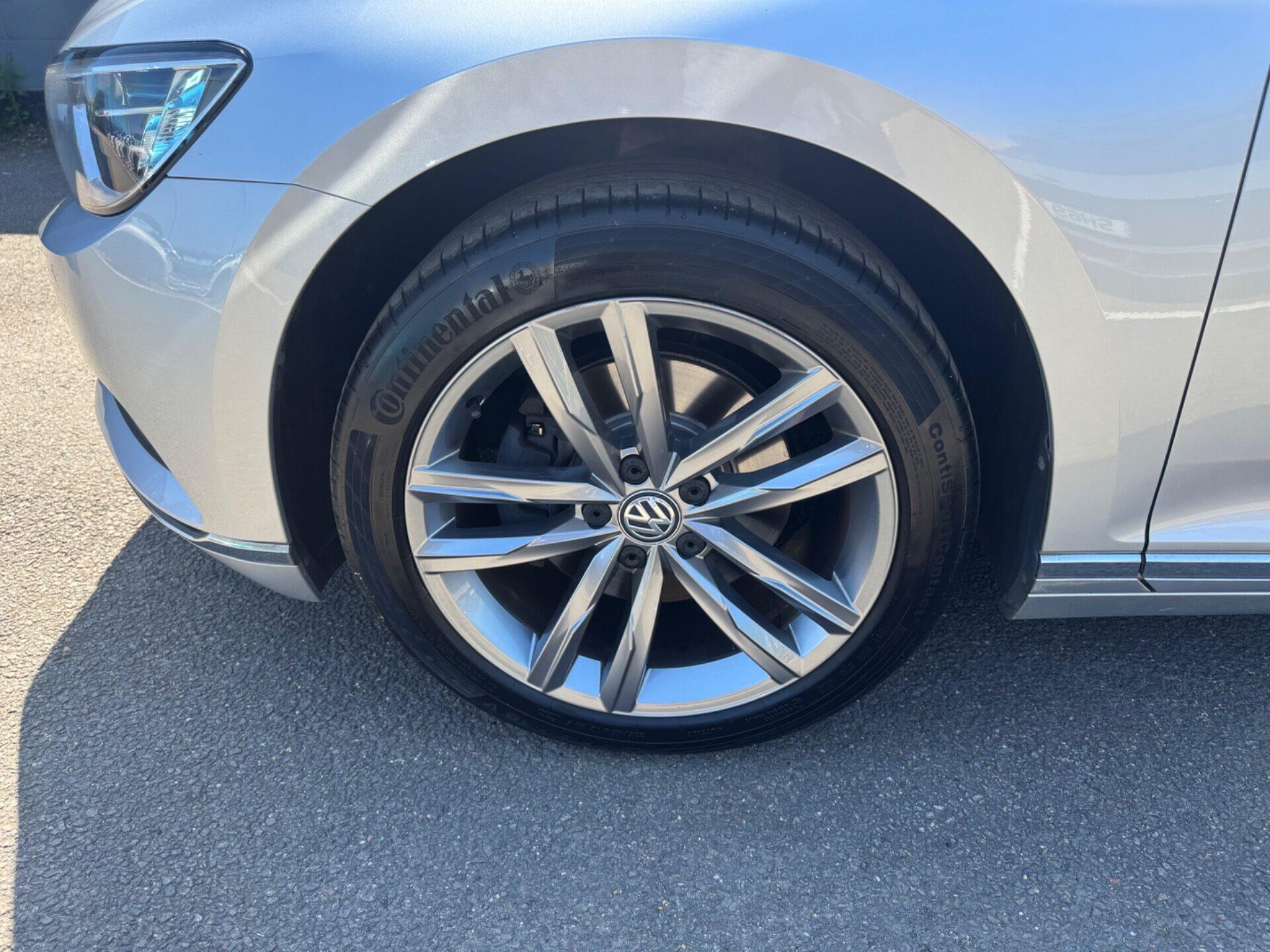 Volkswagen Passat view 33