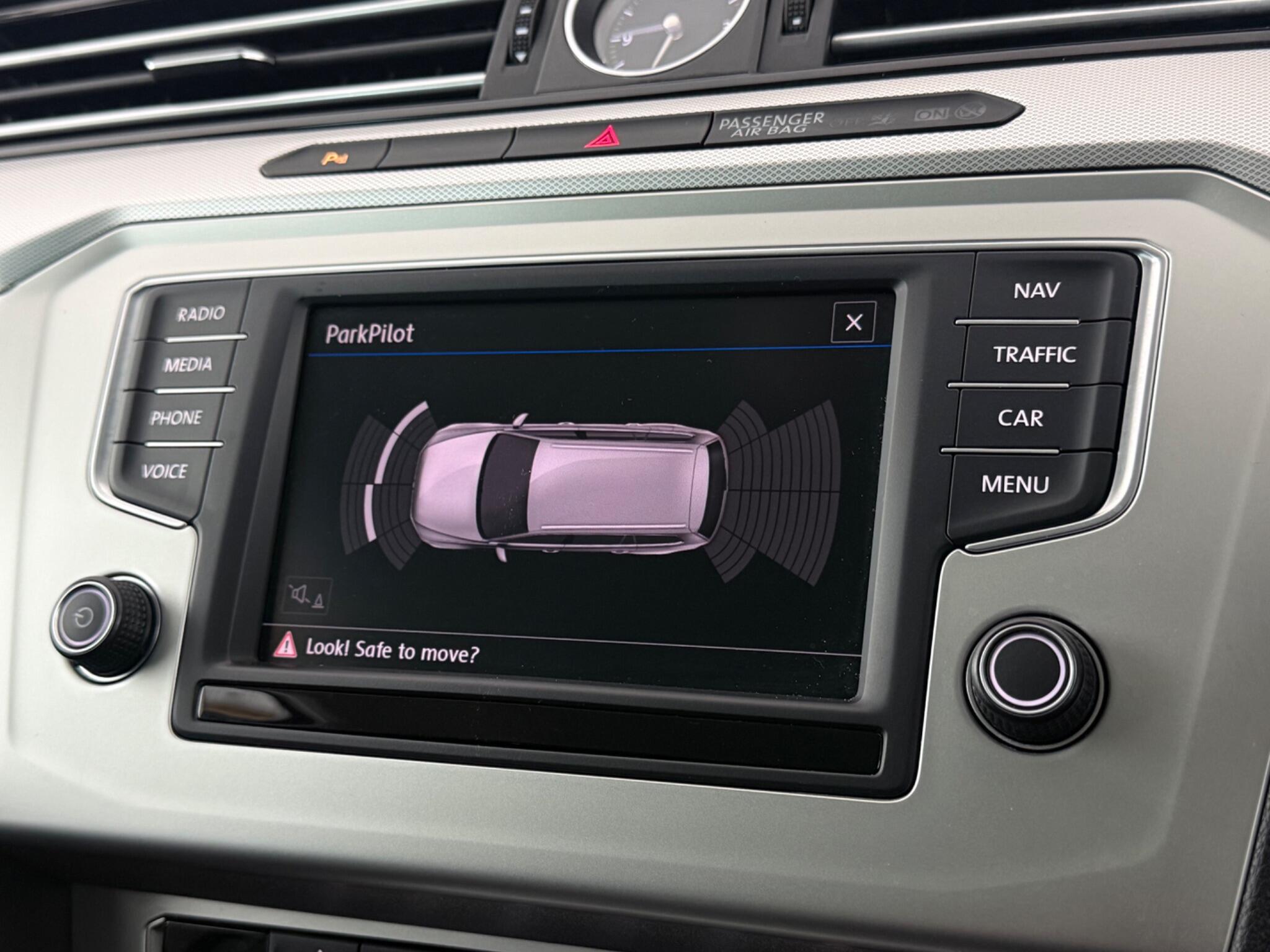 Volkswagen Passat view 23