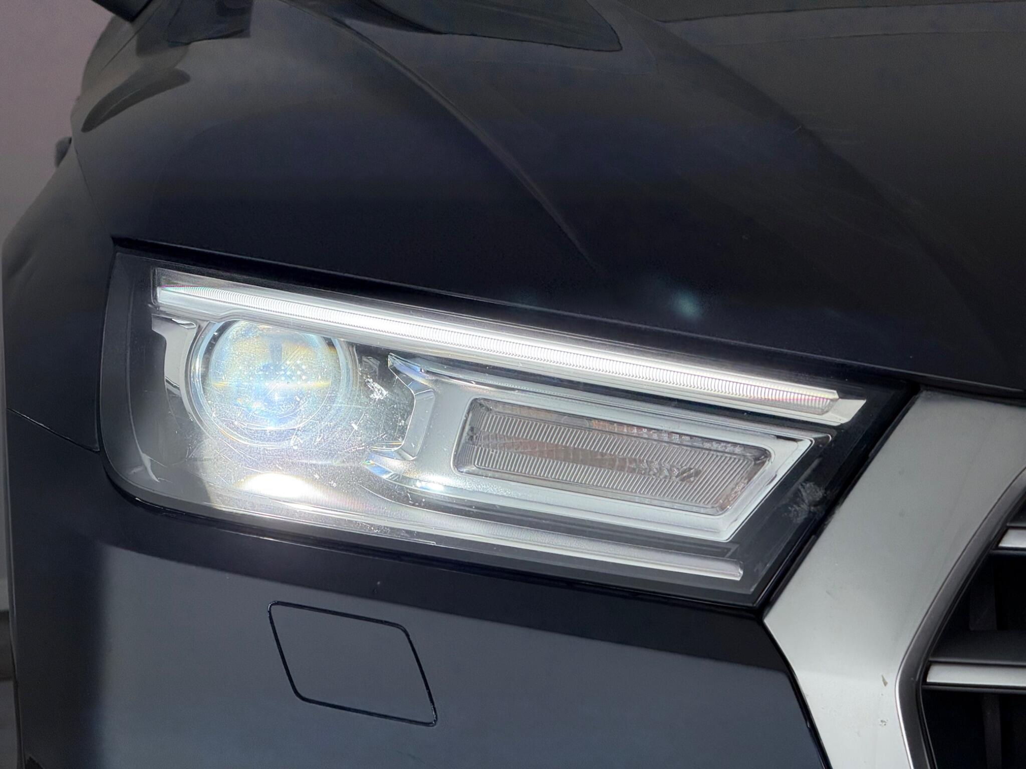 Audi Q5 view 13