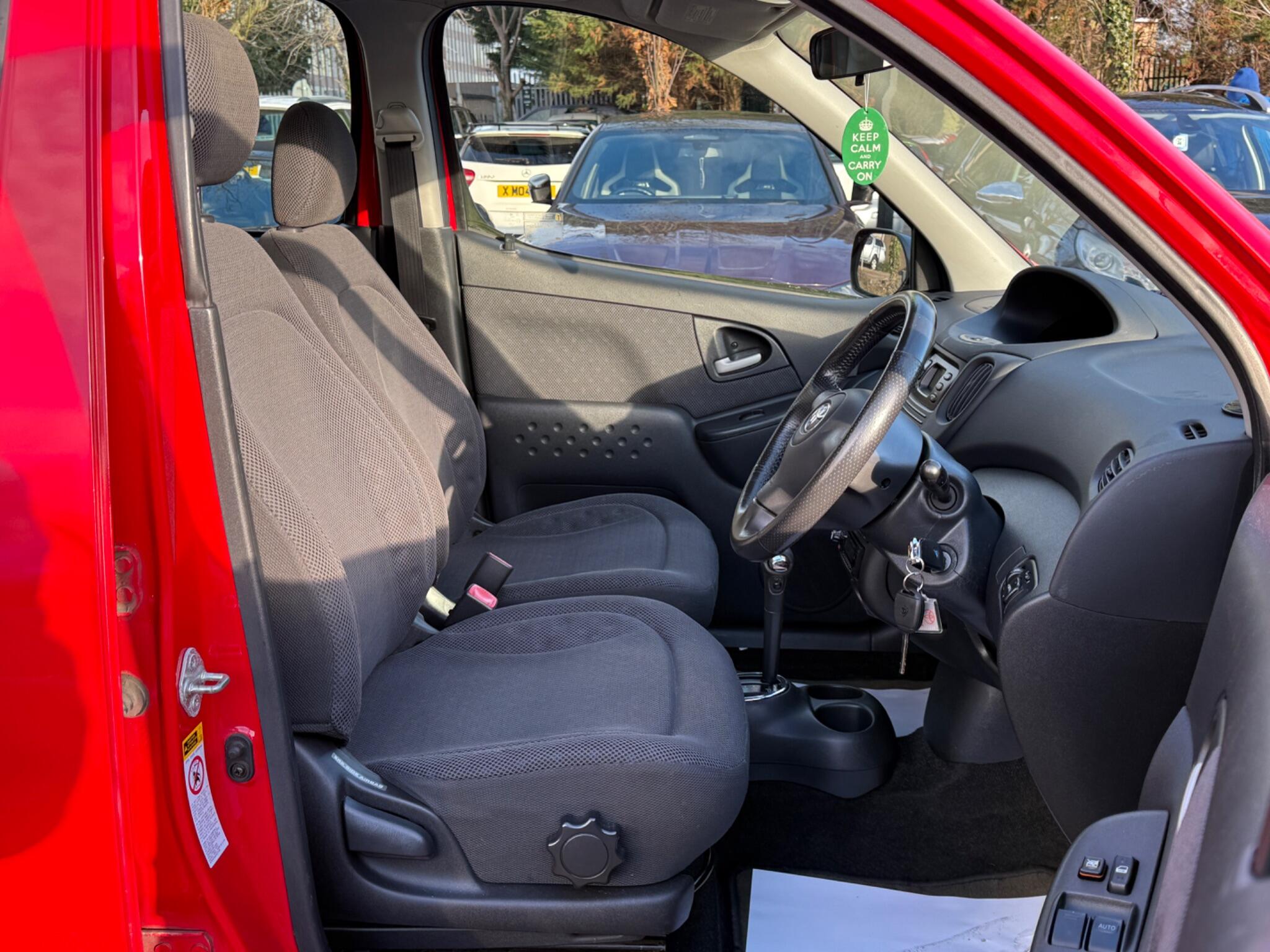 Toyota Yaris Verso - Image 20