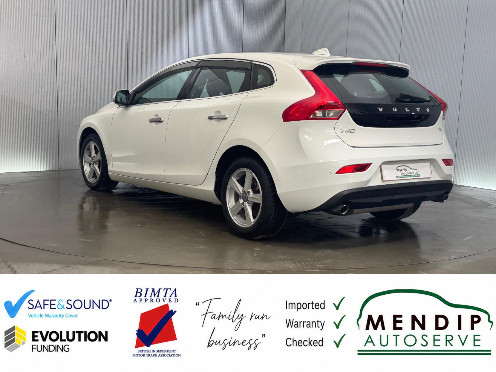 Volvo V40 view 15