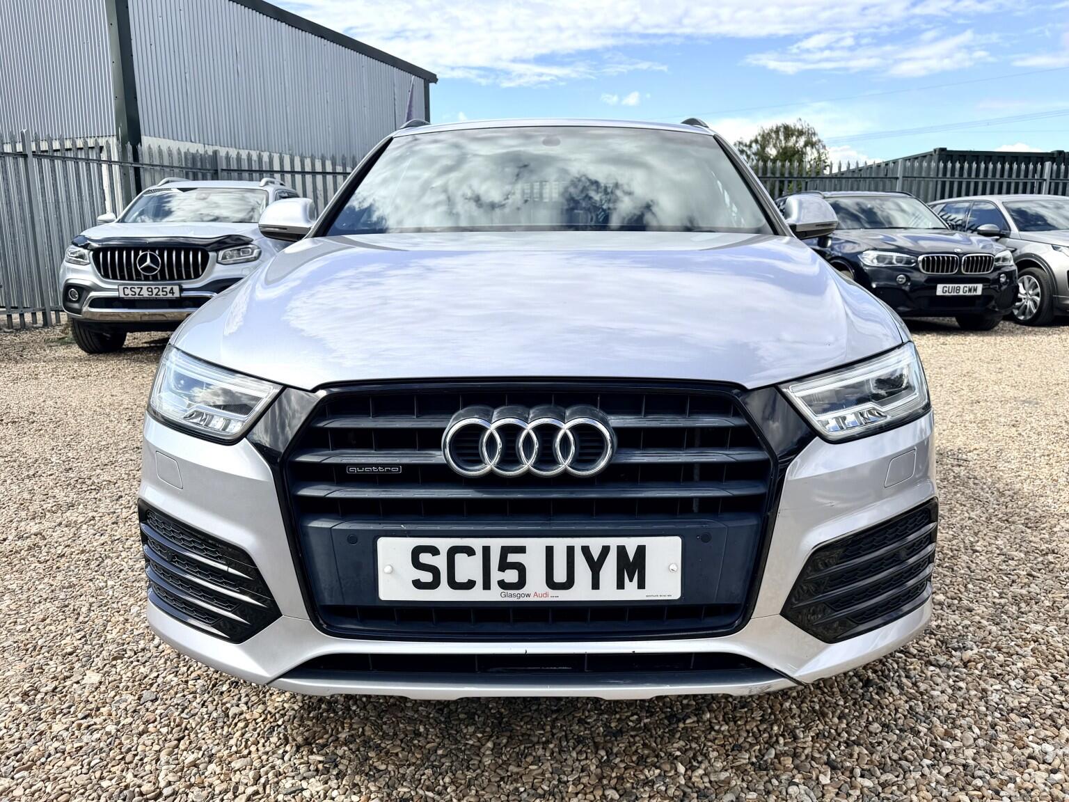 Audi Q3 view 11